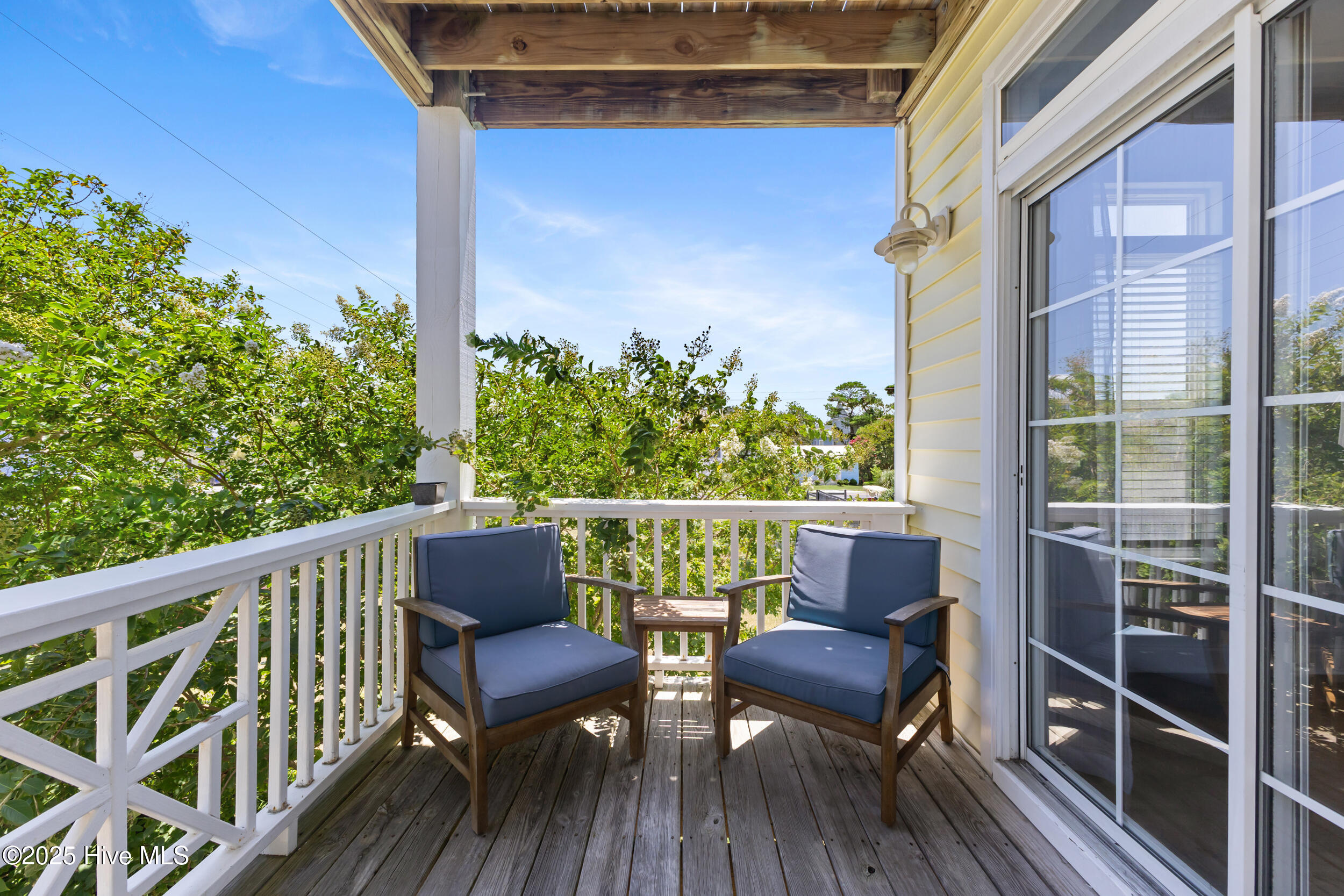 100520349 | Photo 25