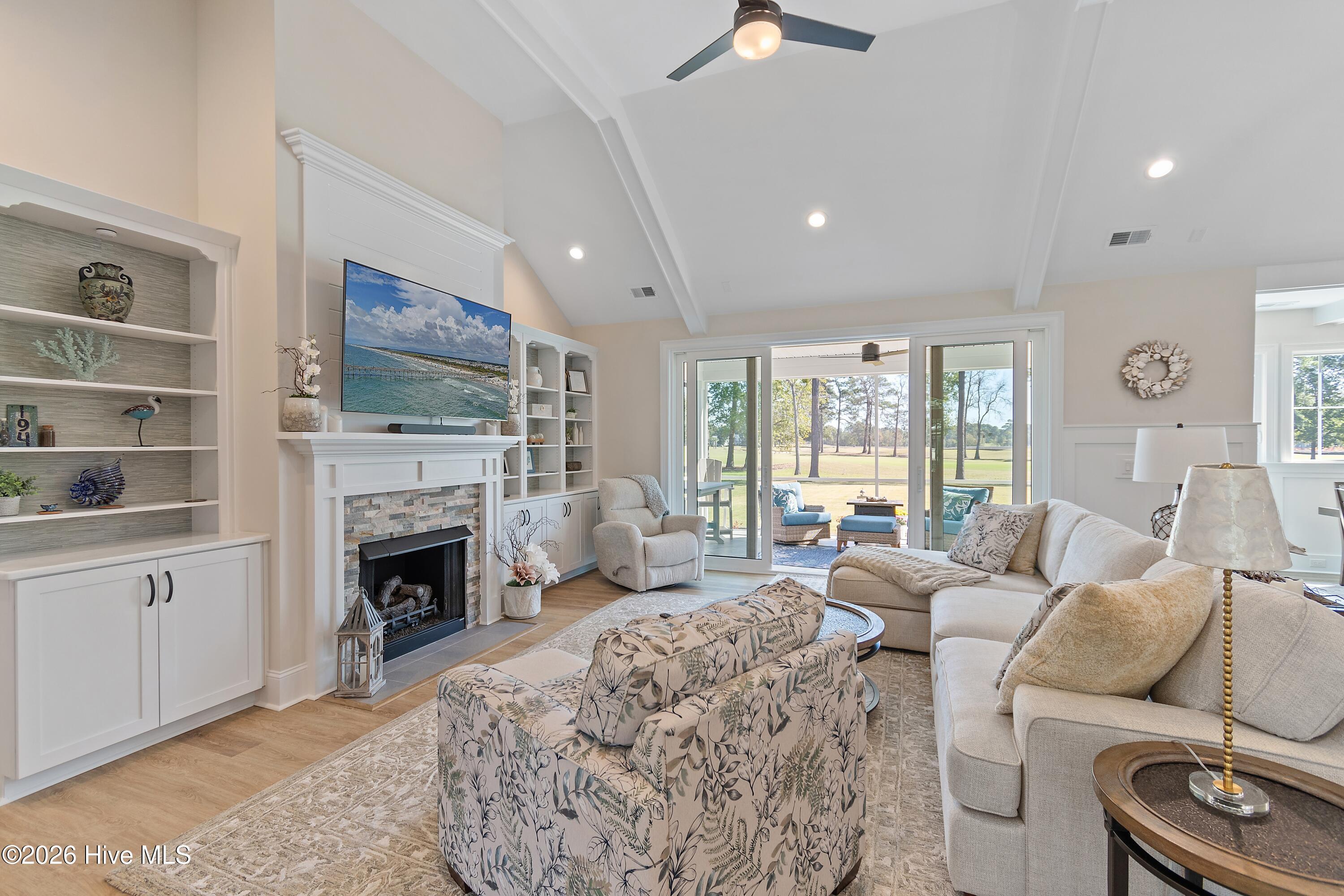 100554394 | Photo 12