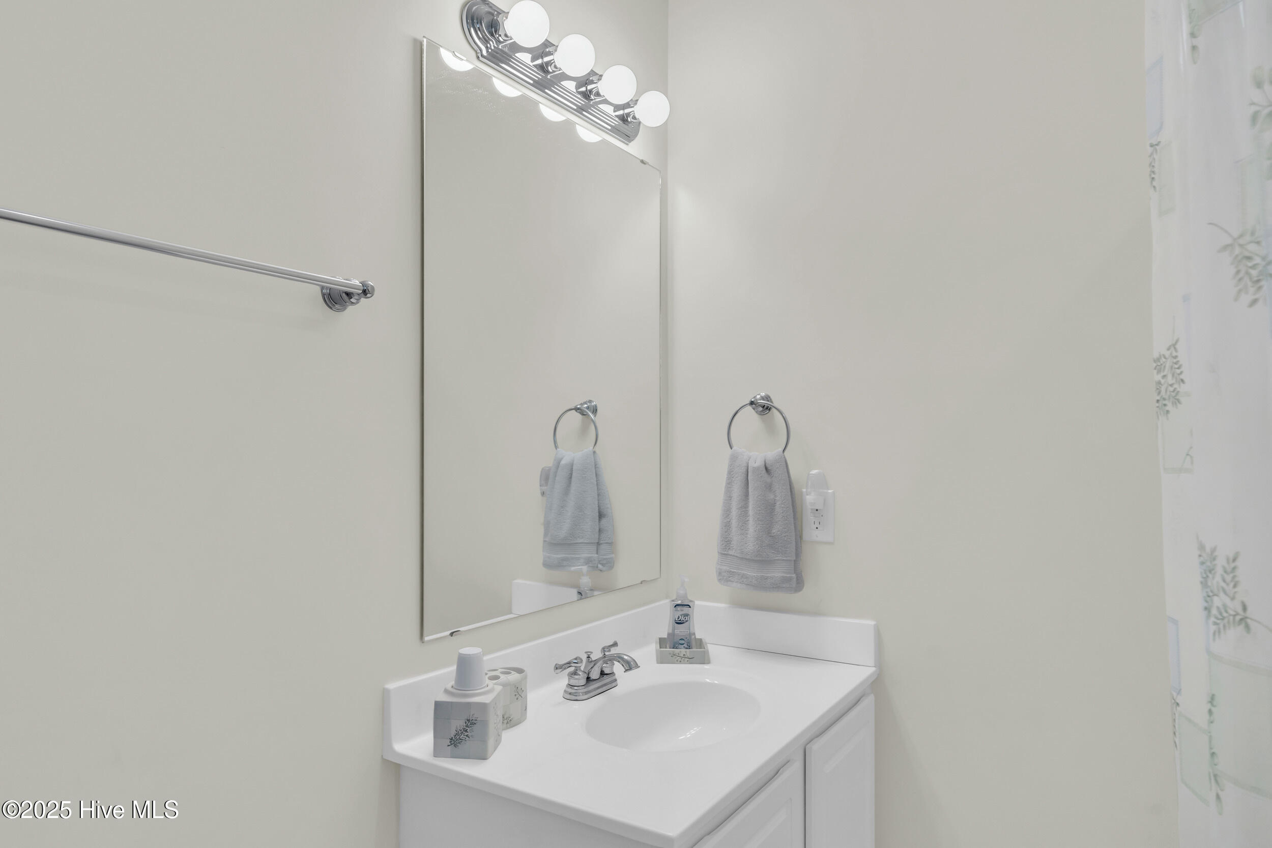 100522612 | Photo 36