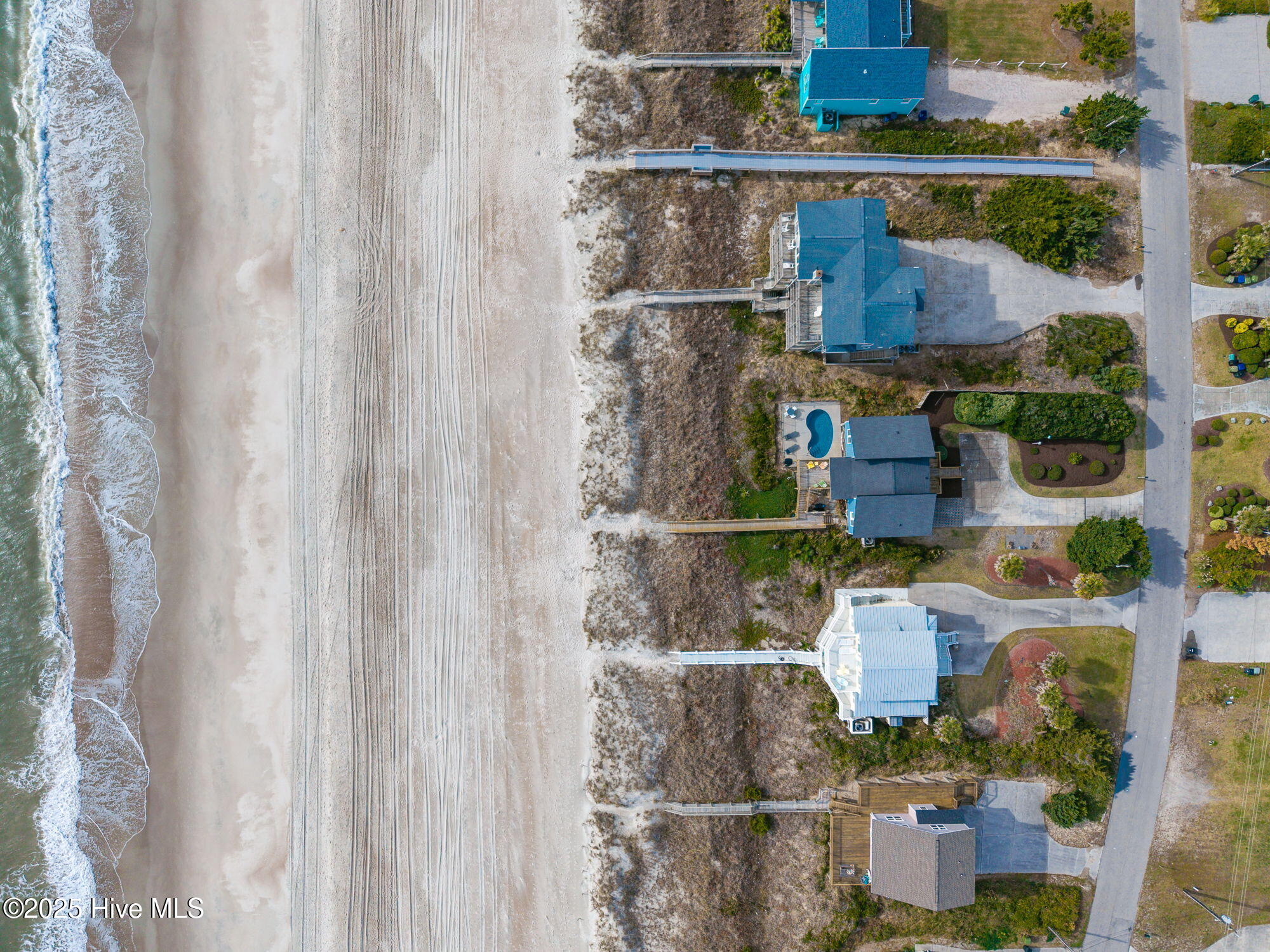 100543765 | Photo 40