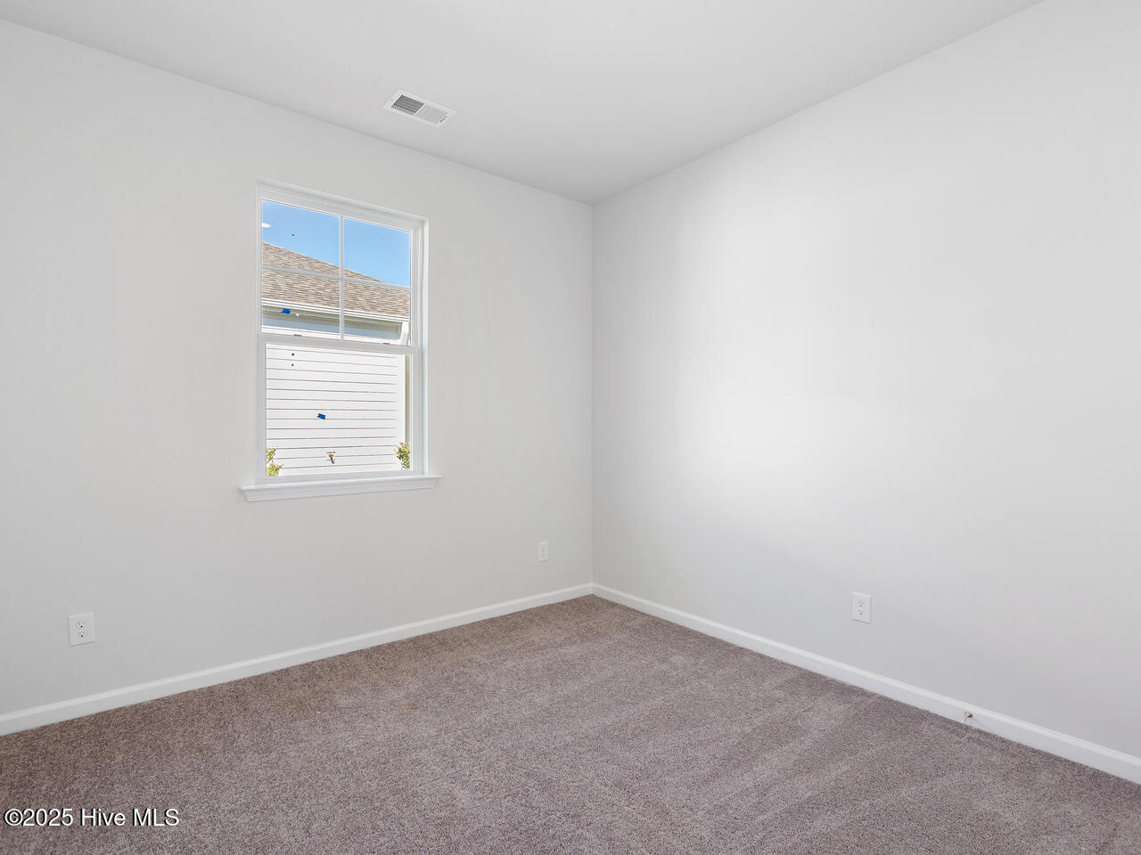 100547716 | Photo 24