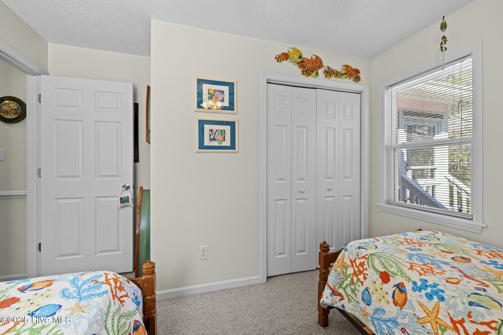 100490035 | Photo 32