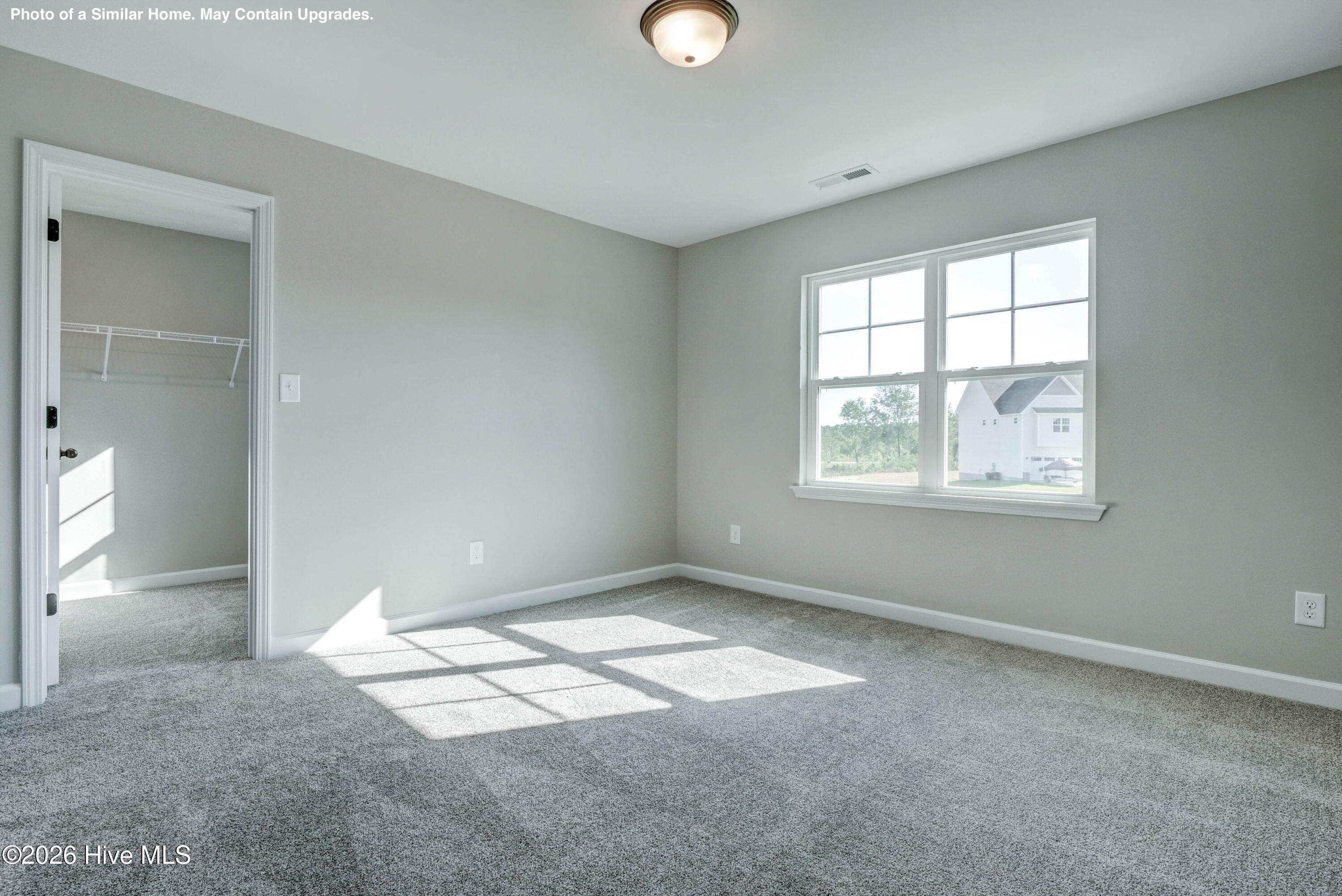 100567172 | Photo 30