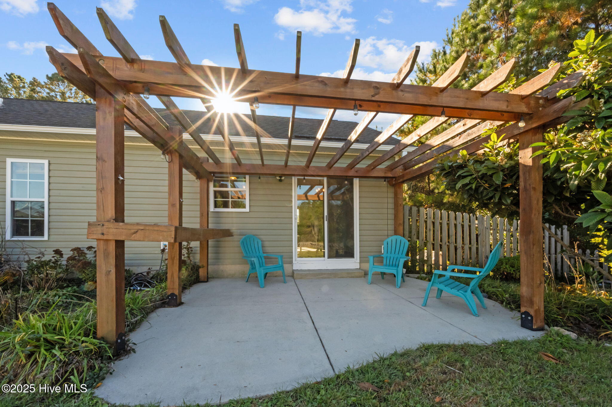 100540961 | Photo 15