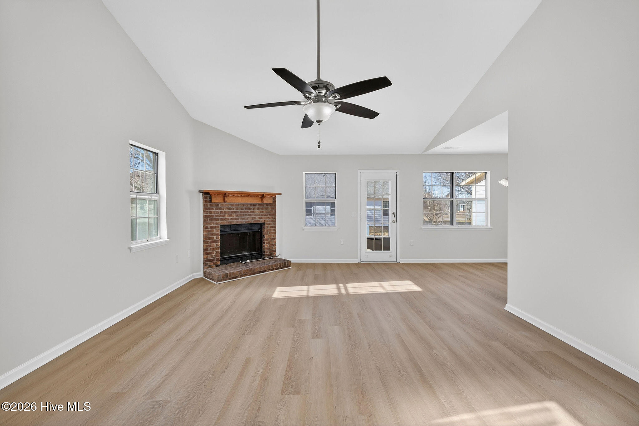 100554525 | Photo 10