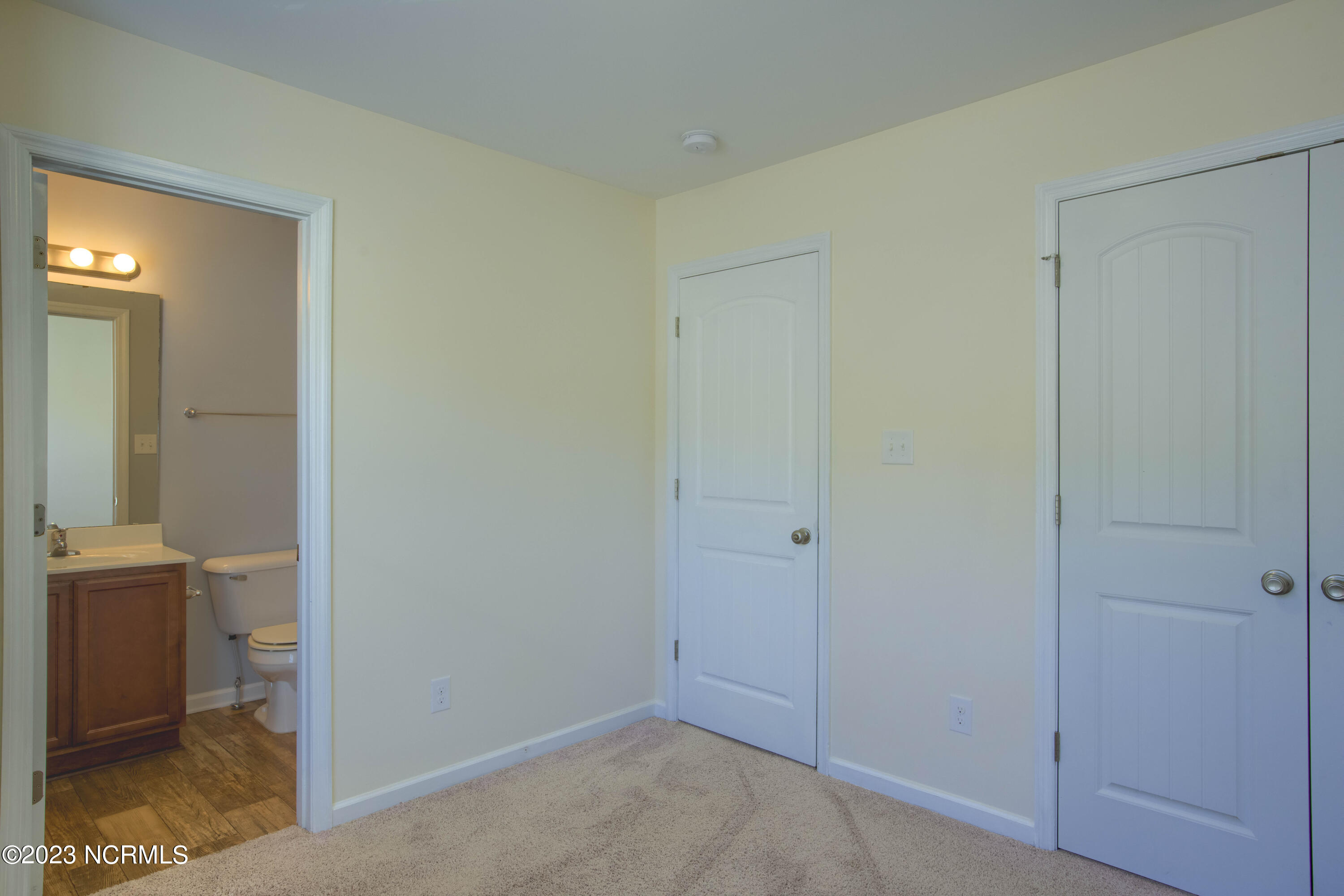 100534630 | Photo 24