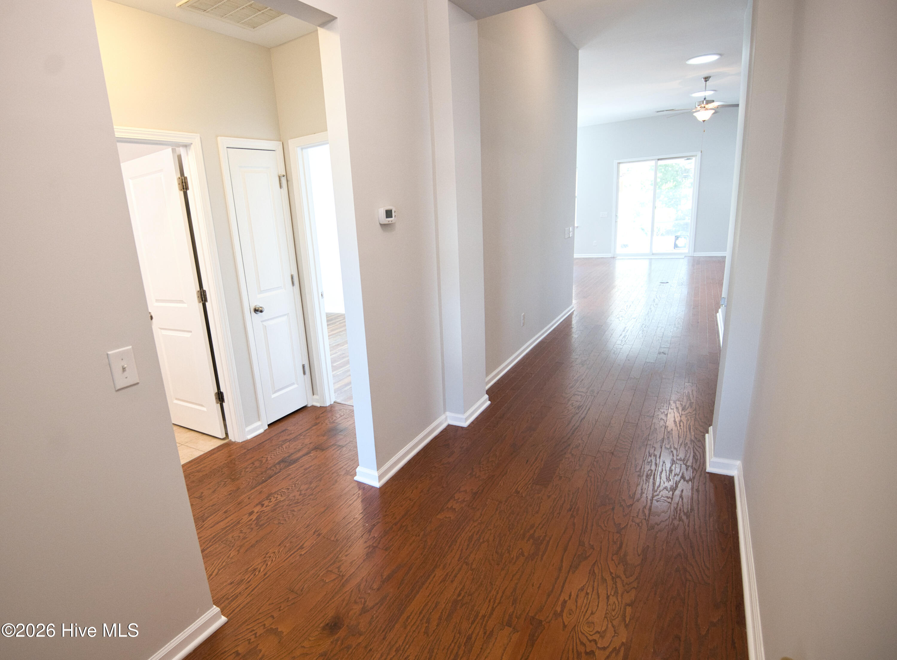 100569756 | Photo 26