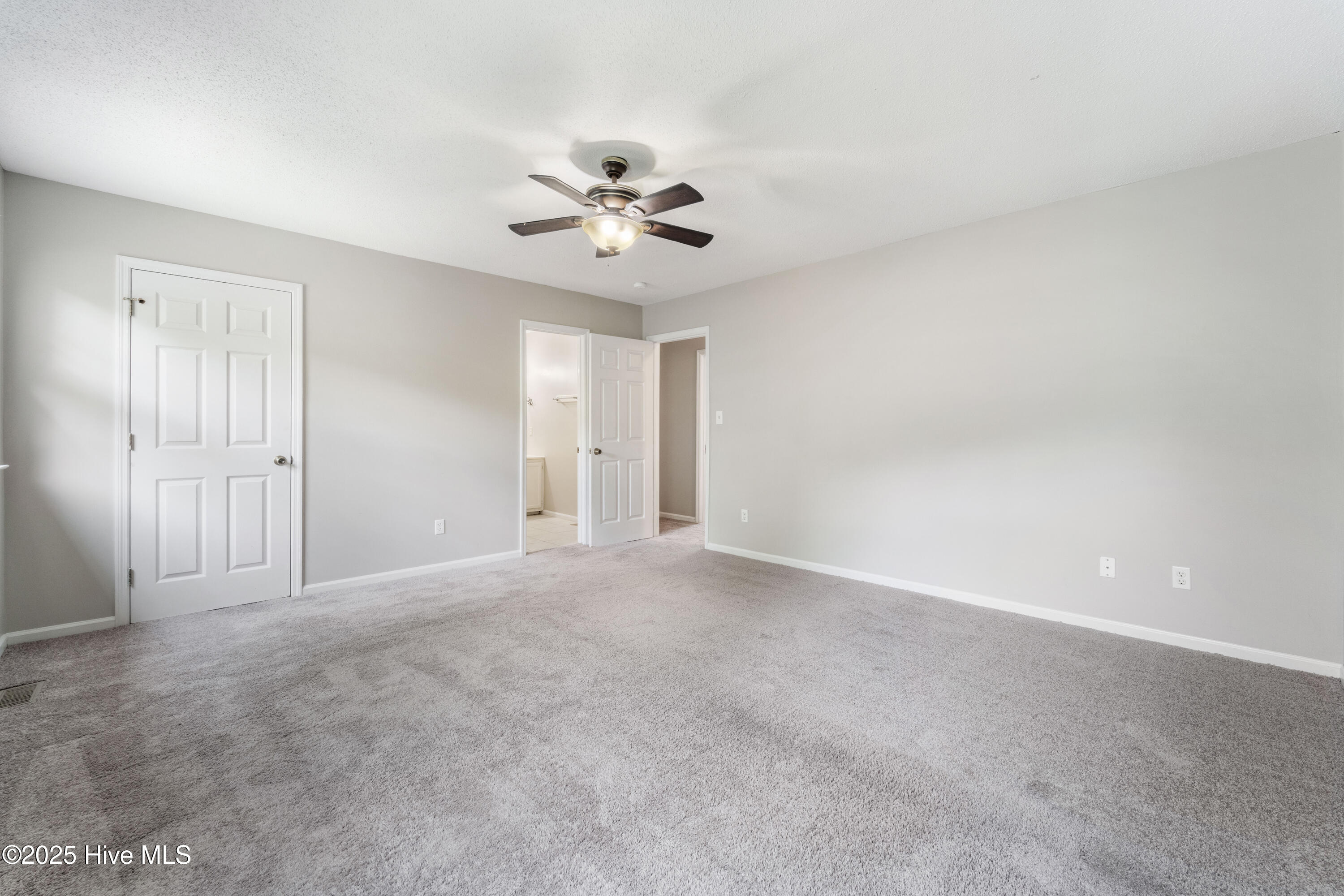 100555613 | Photo 10