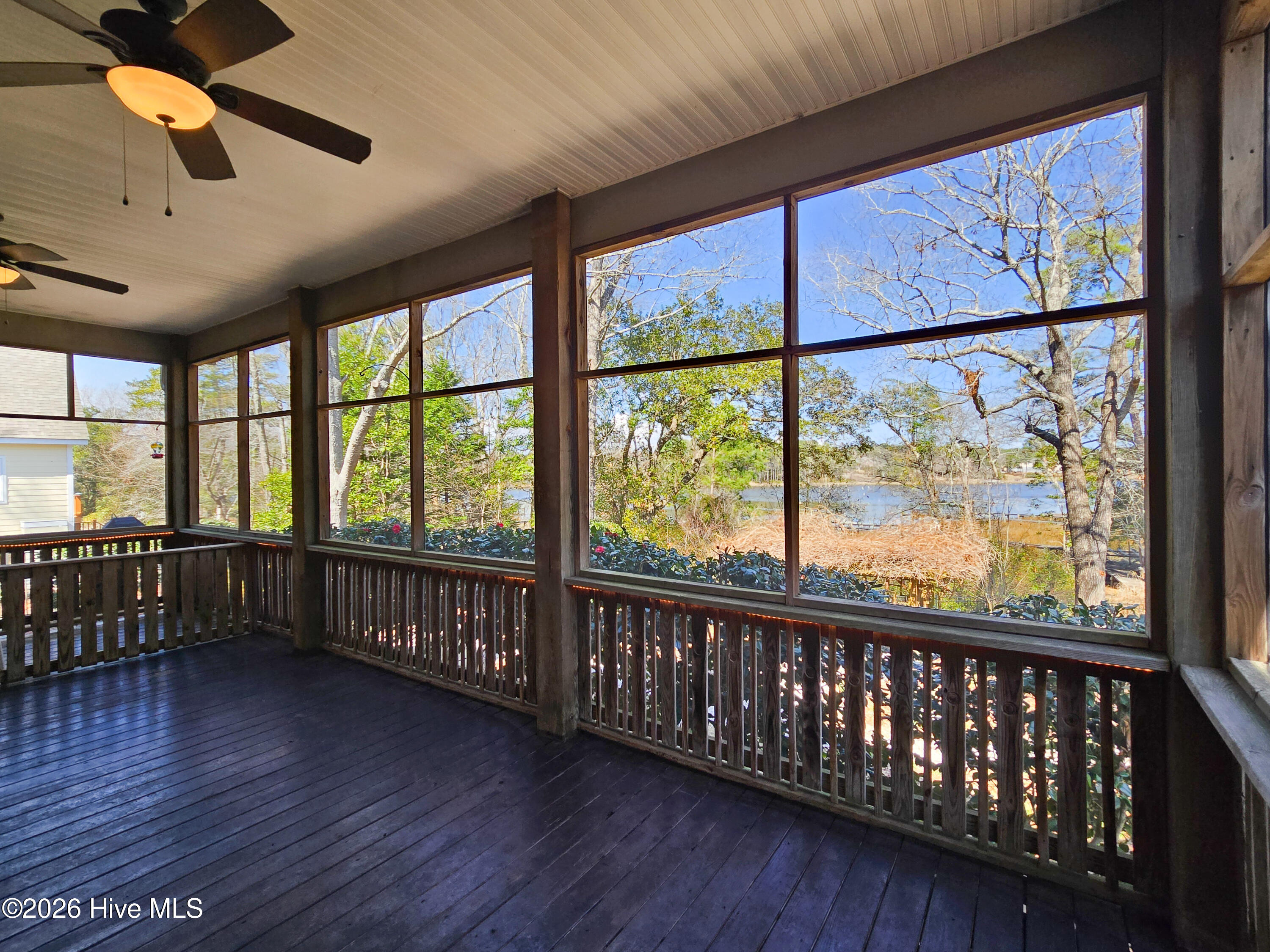 100558924 | Photo 49