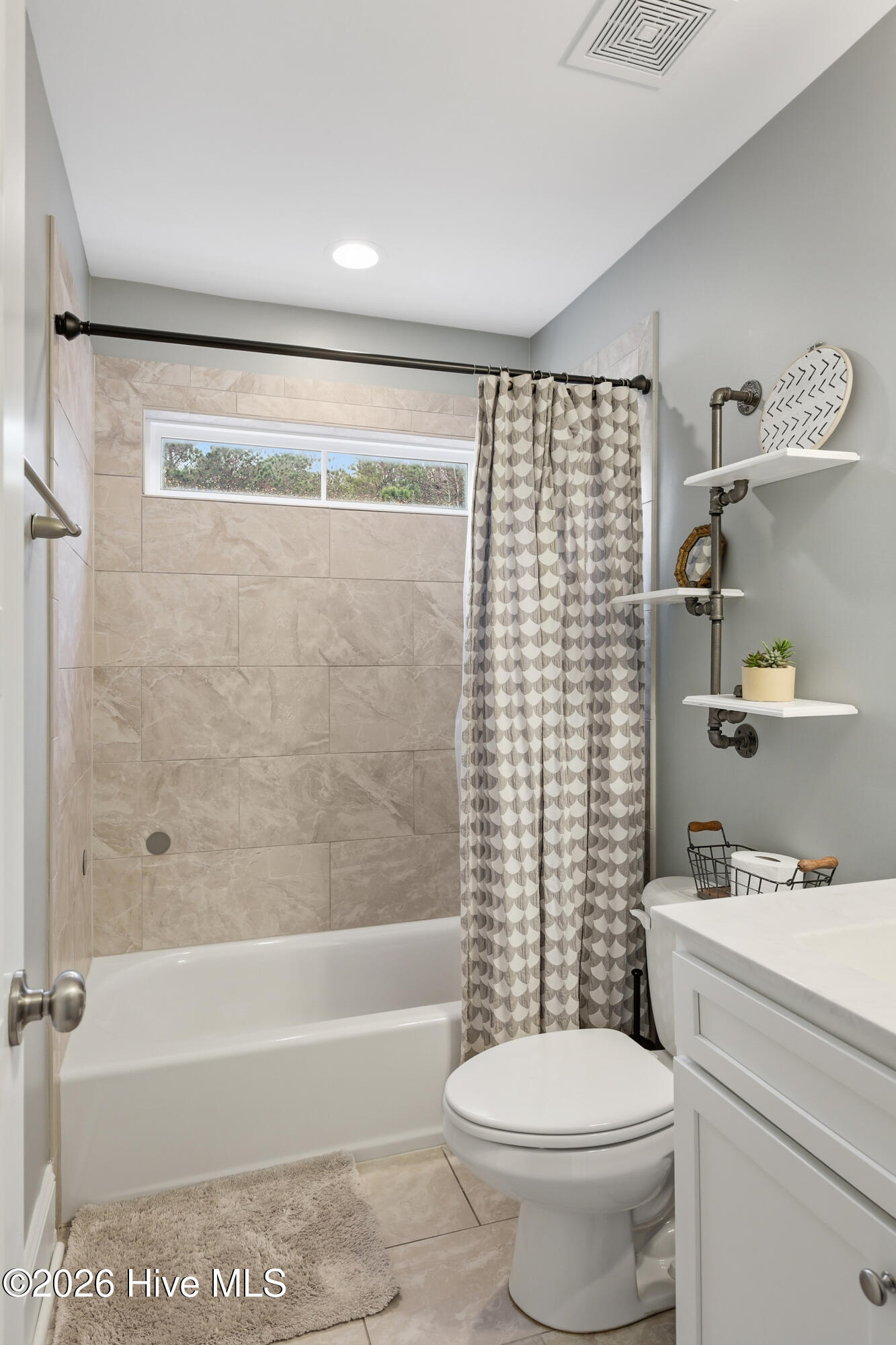 38 Pin Oak Court, Hampstead, NC, 28443