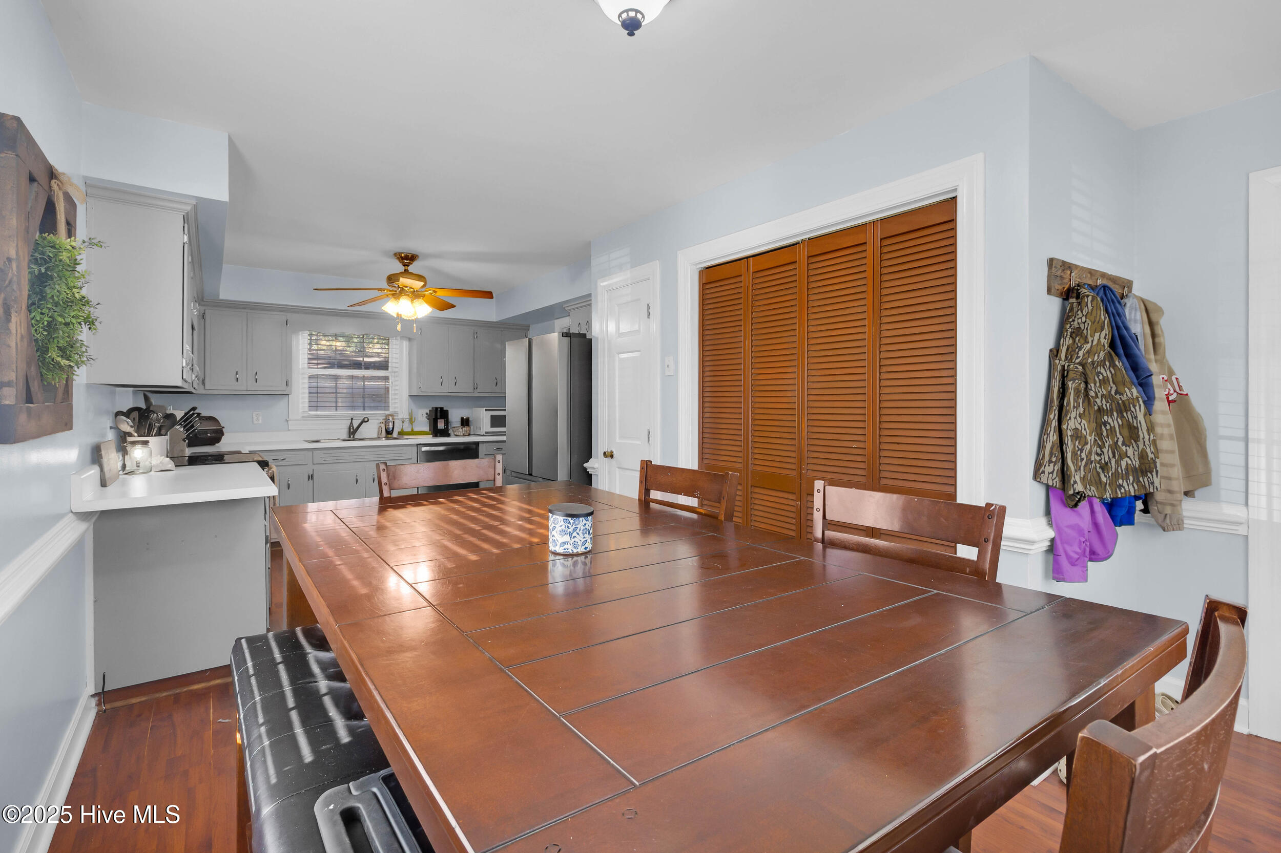 605 River Road, Trent Woods