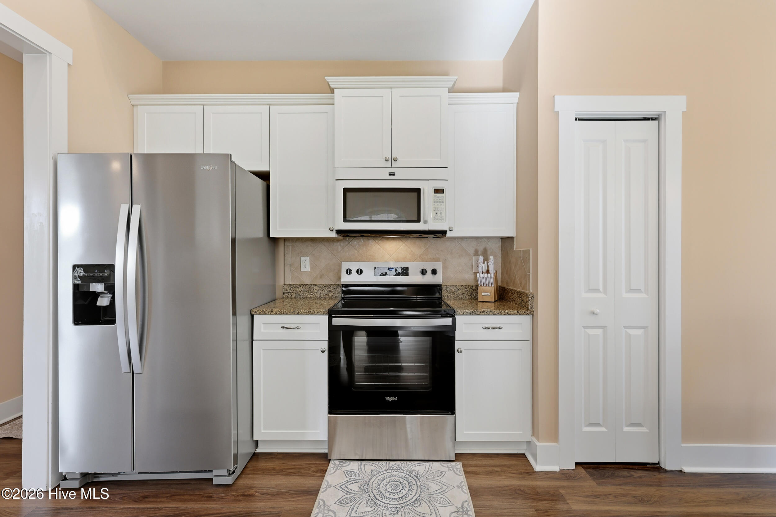 100550735 | Photo 11