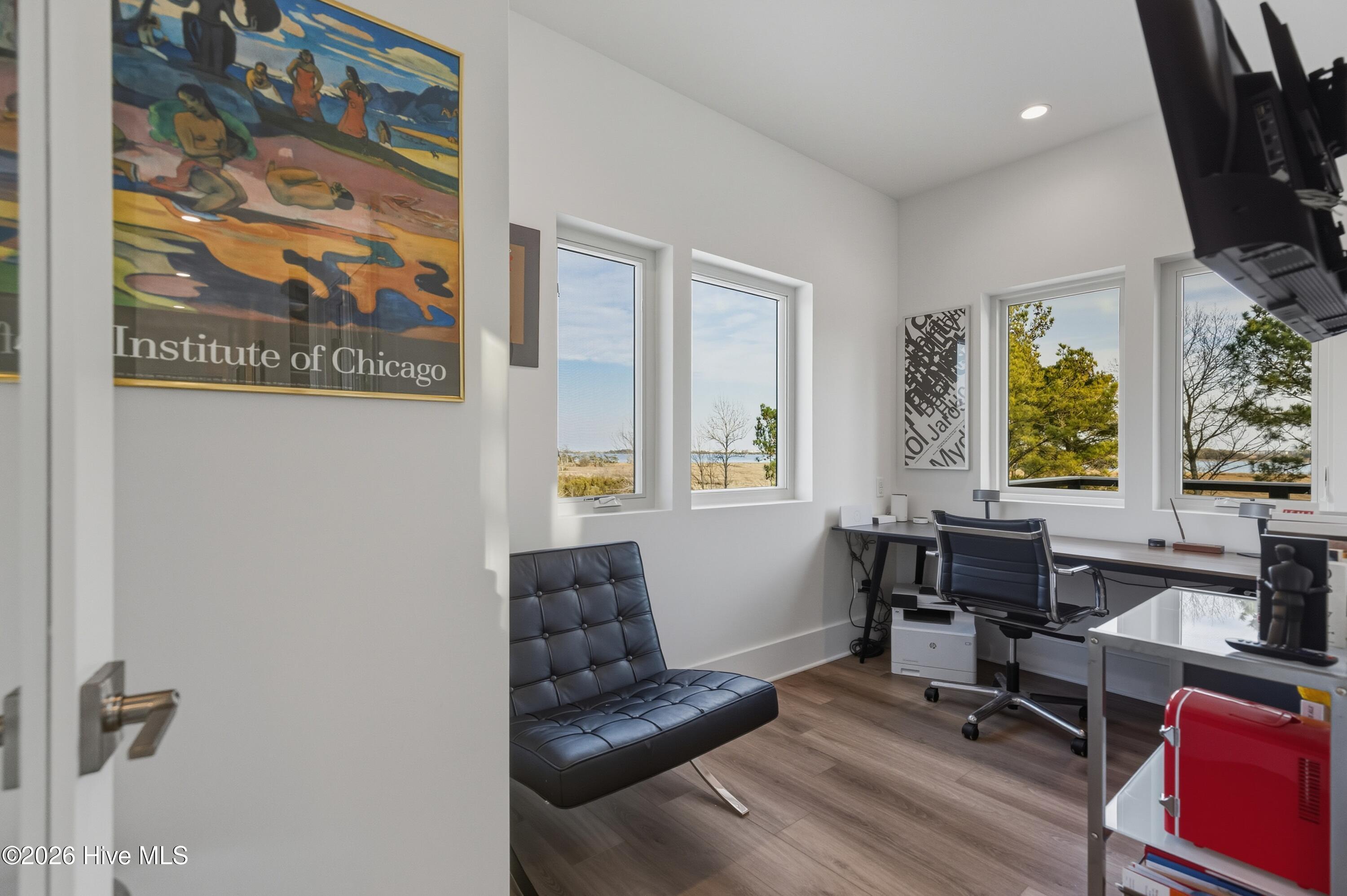 100554260 | Photo 52