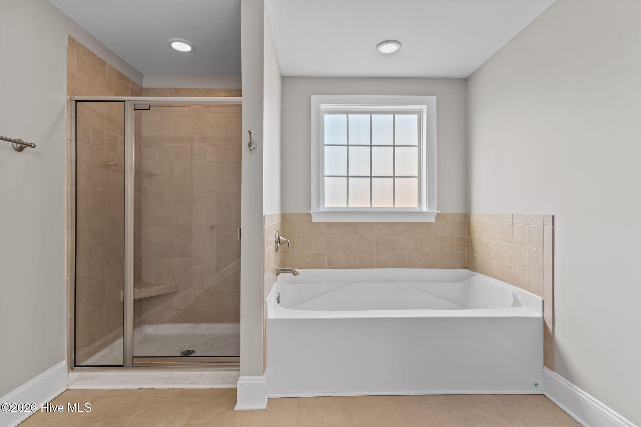 100555692 | Photo 30