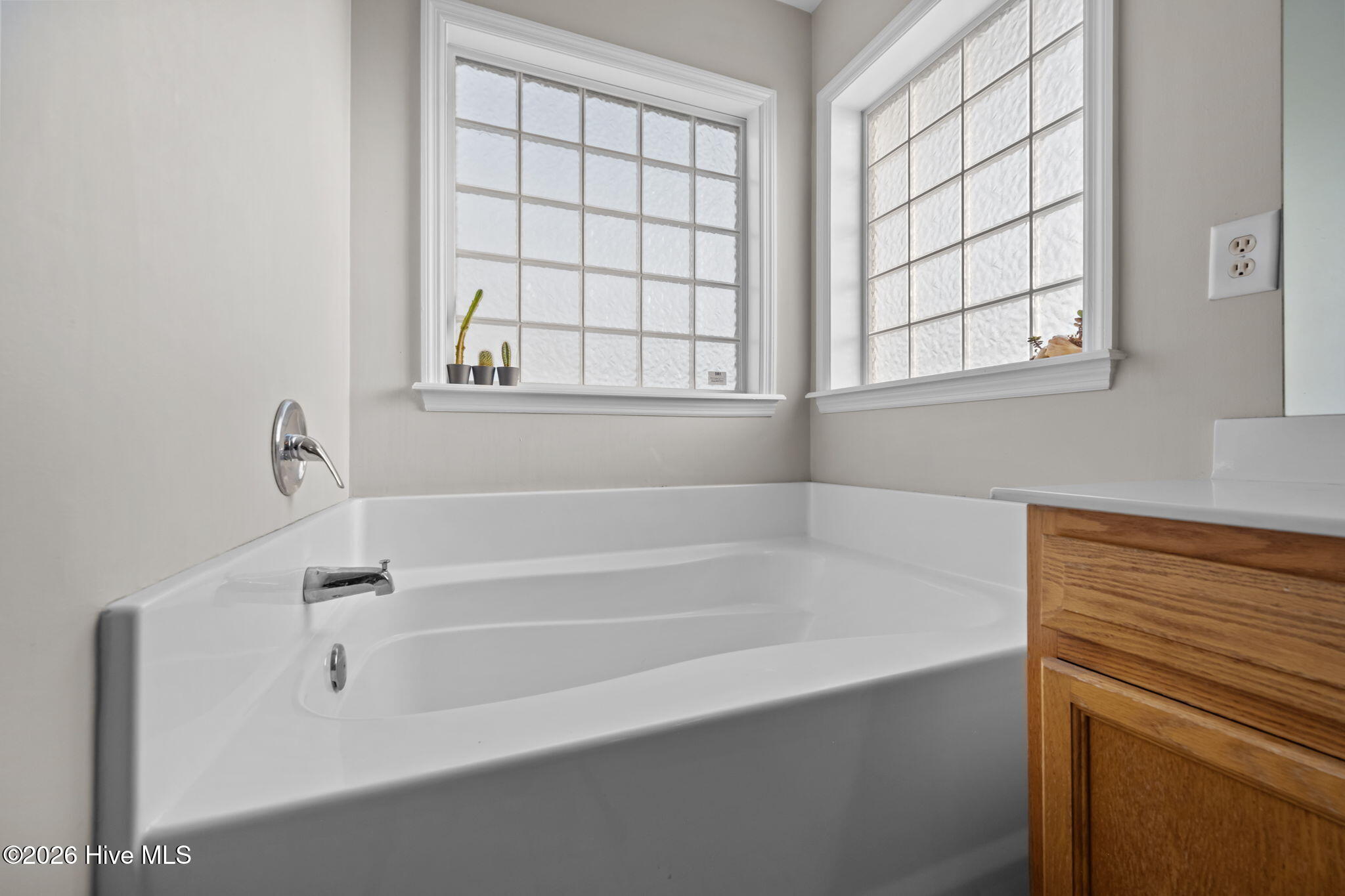 100567671 | Photo 47