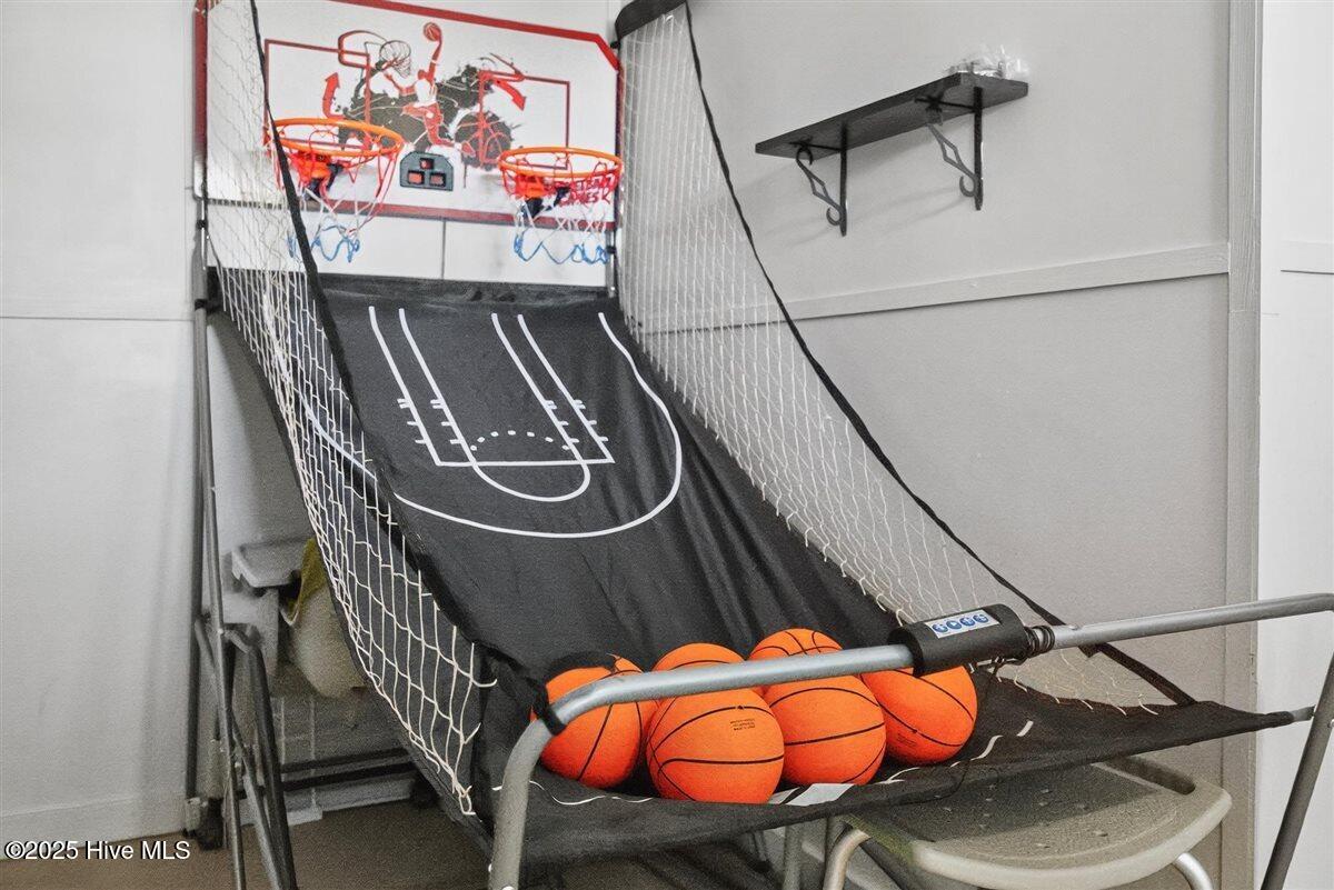 100538364 | Photo 60