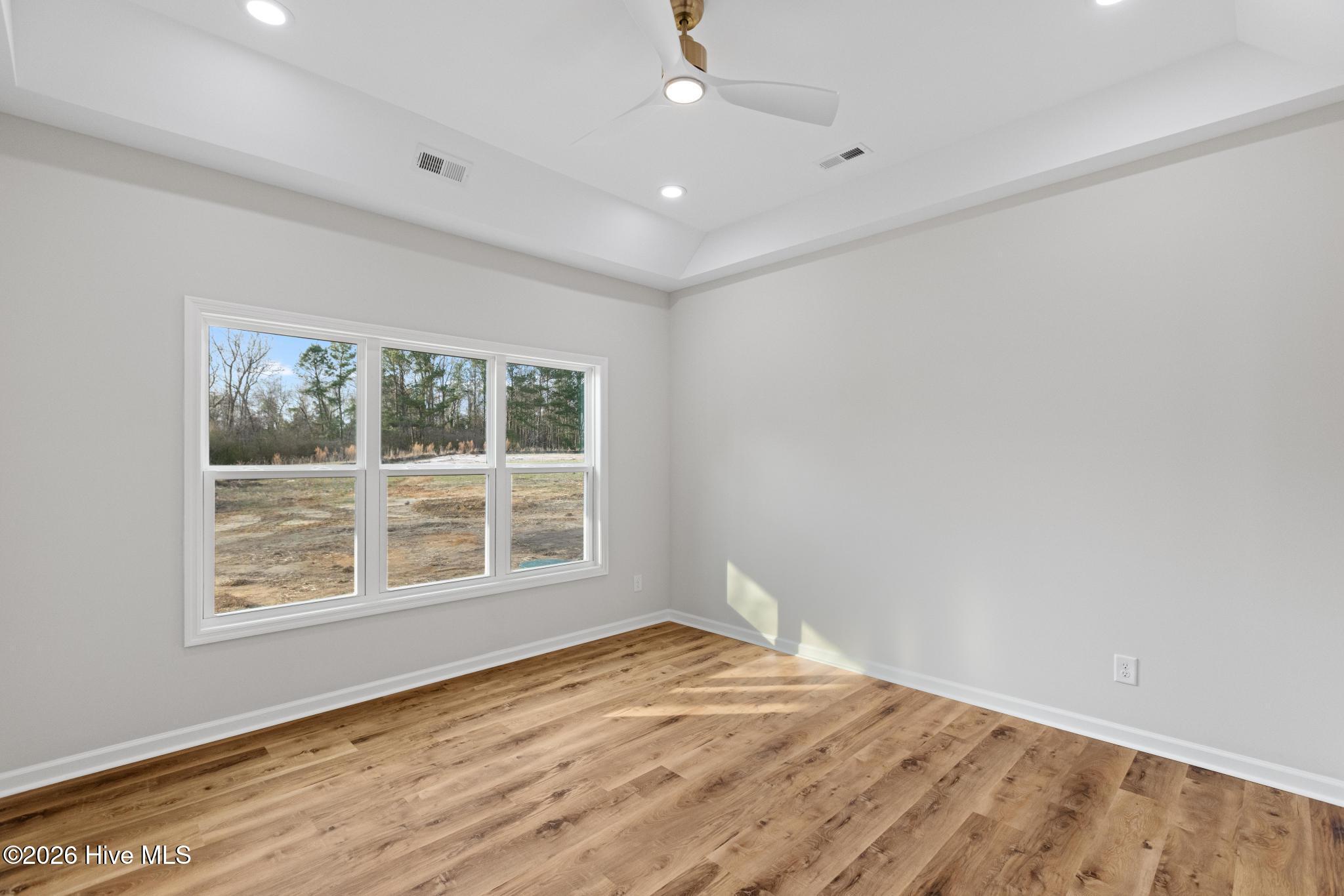 100515013 | Photo 22