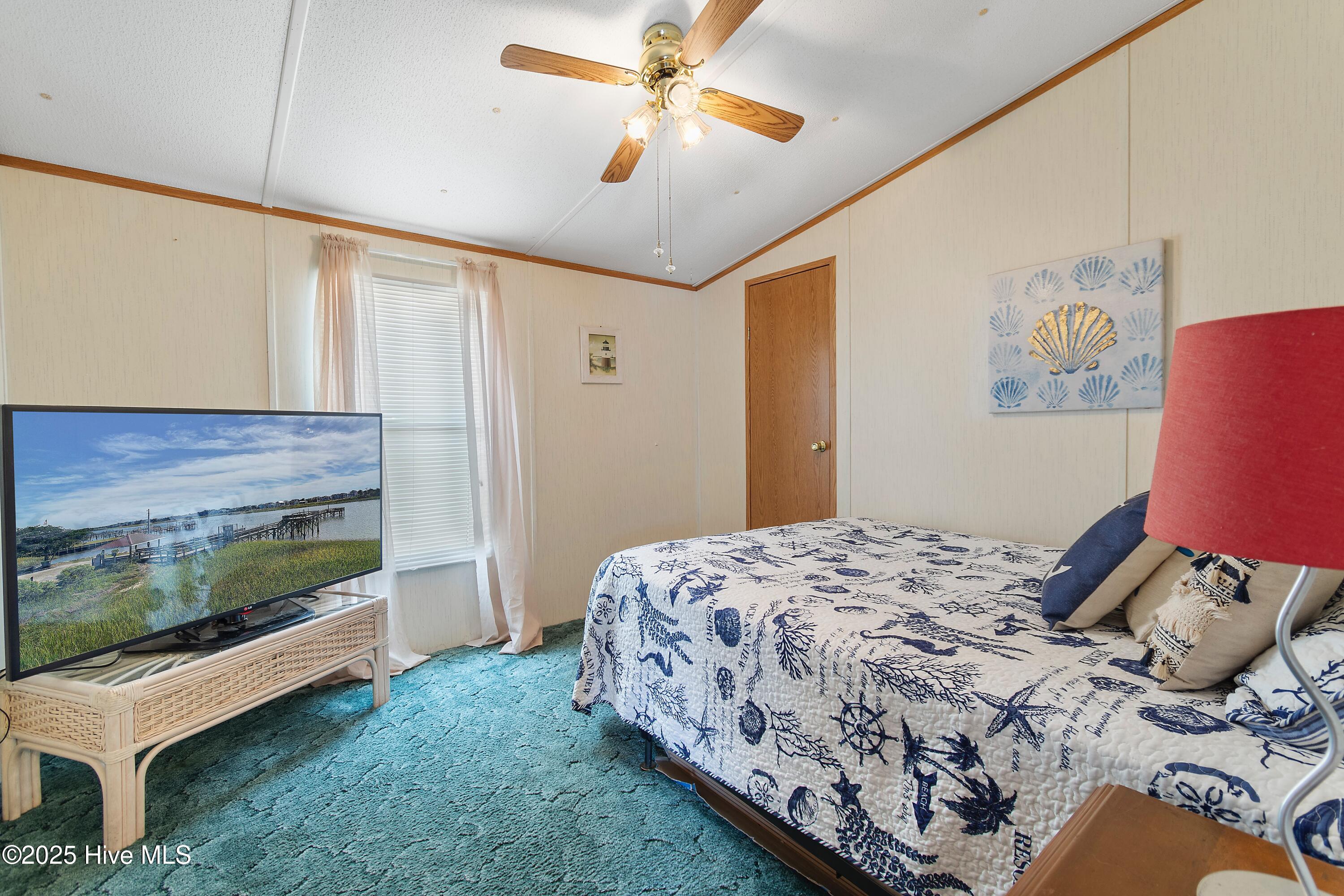 100518587 | Photo 24