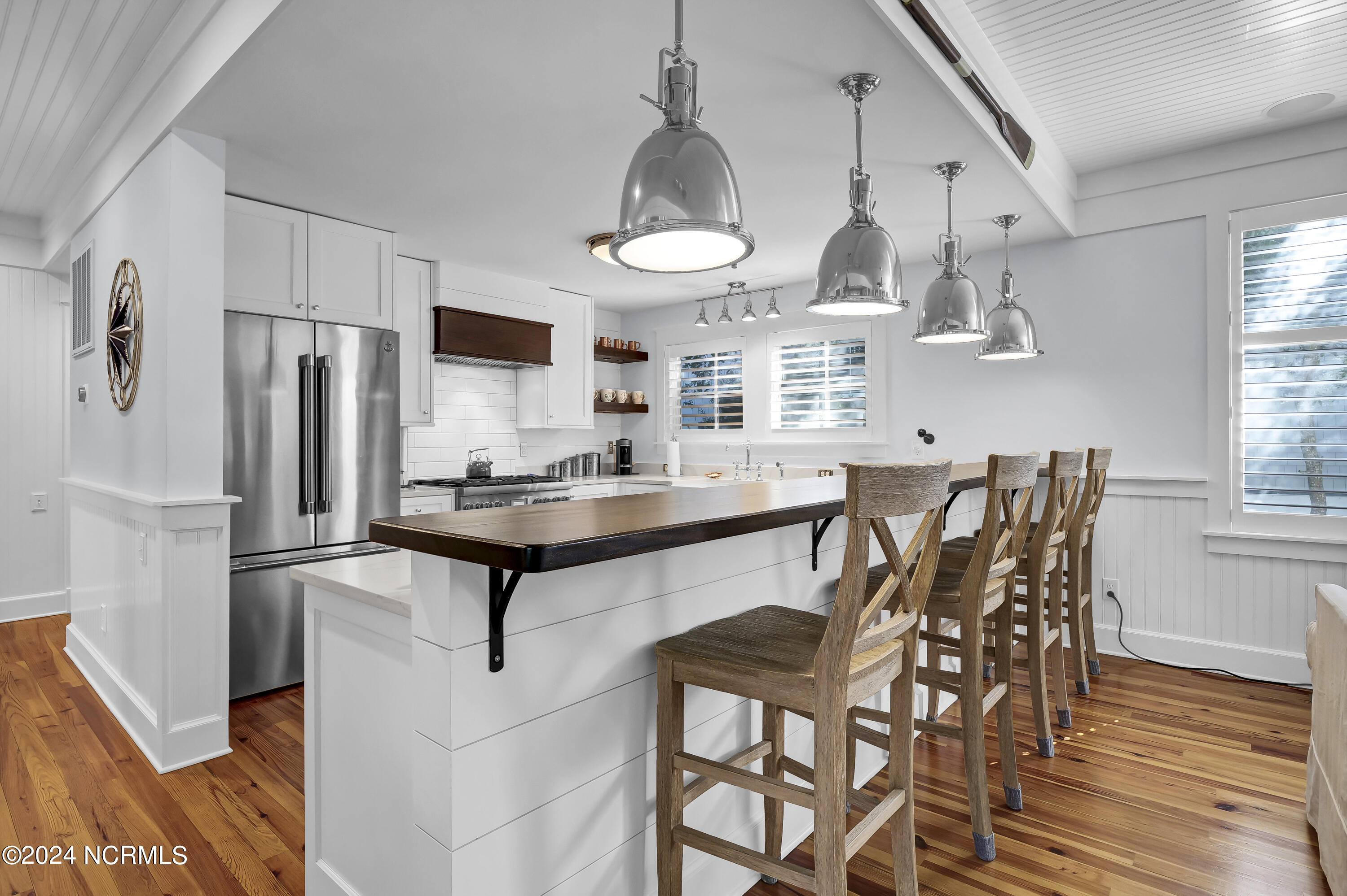 100468898 | Photo 12