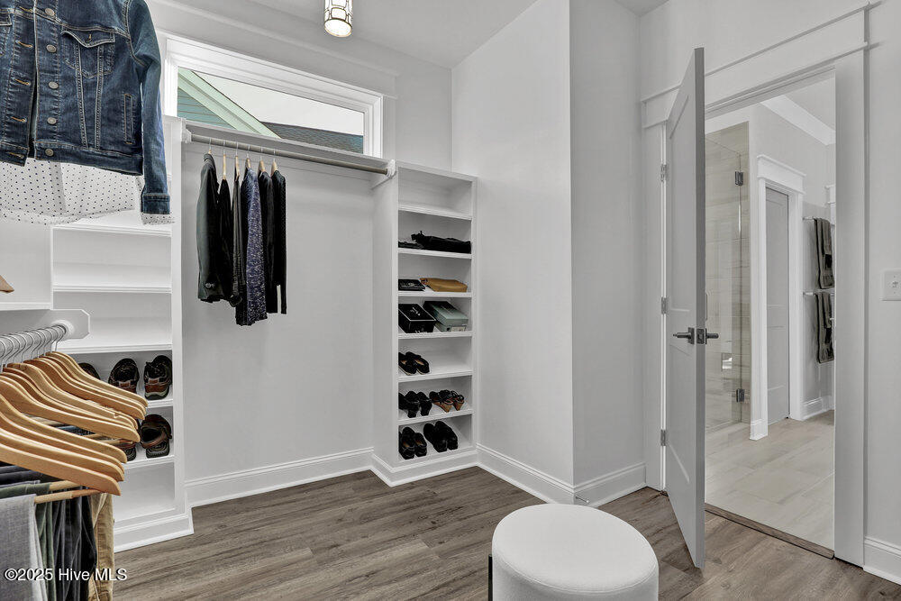 100547511 | Photo 37