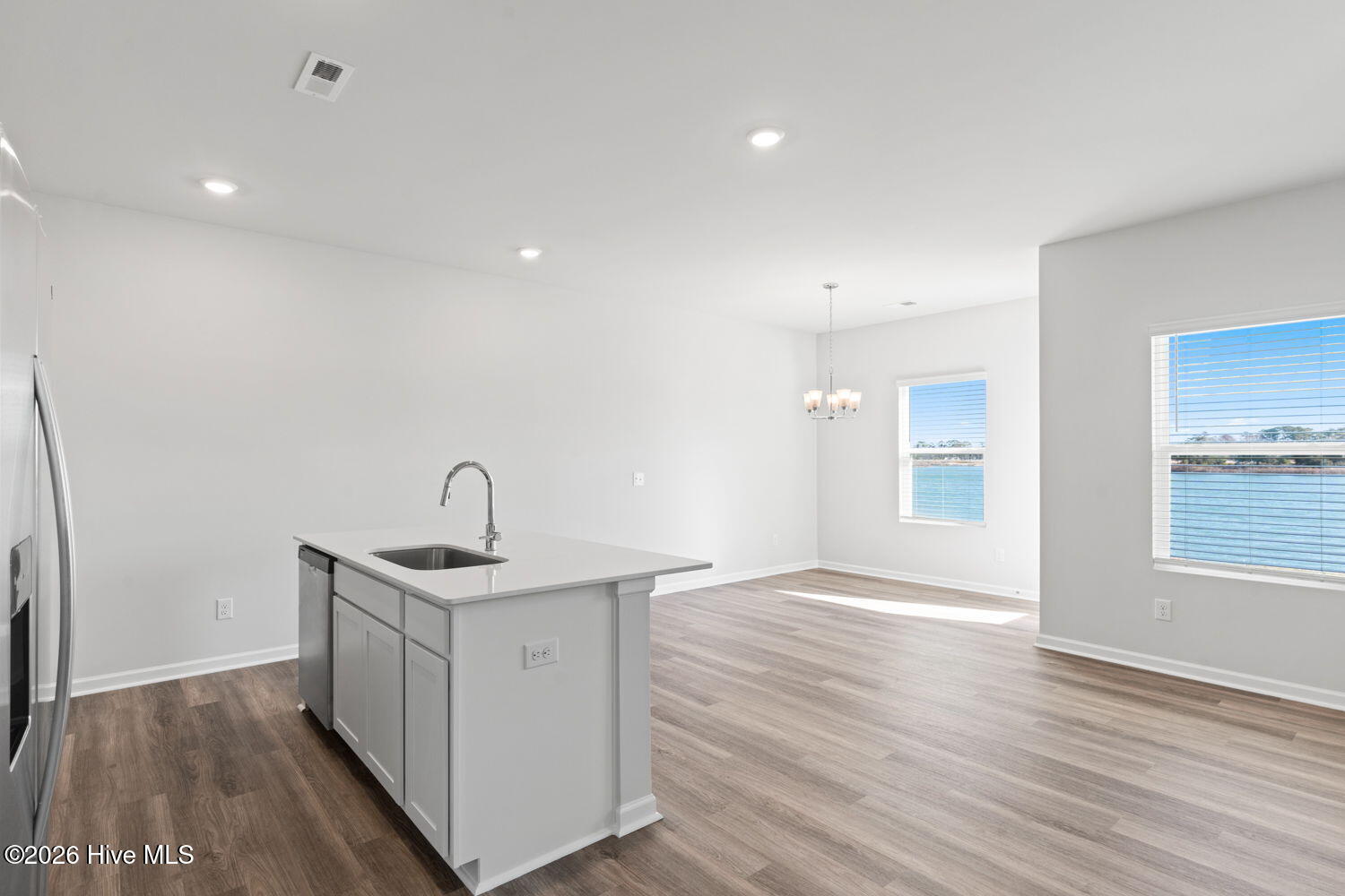 100535039 | Photo 18