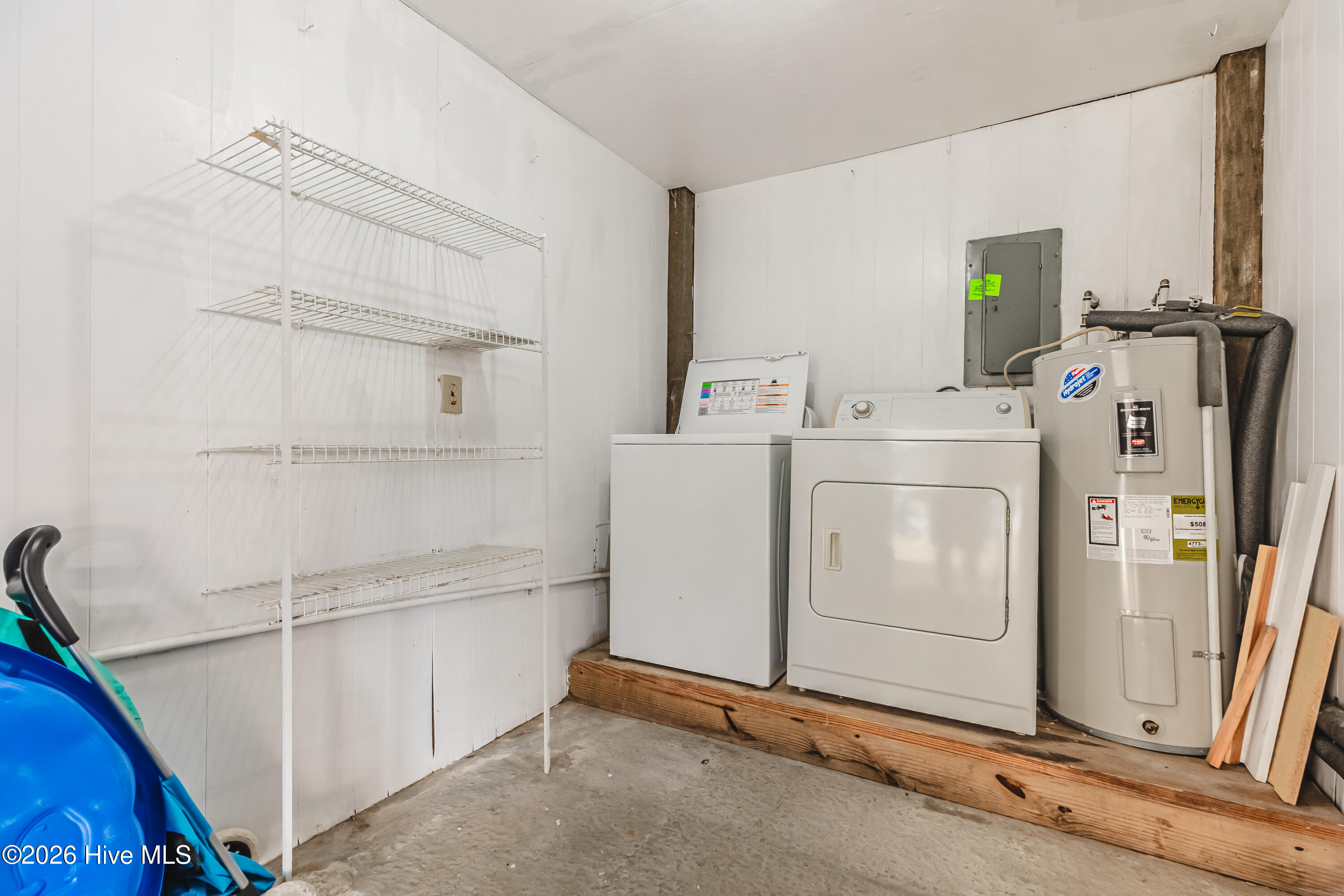 100563076 | Photo 35