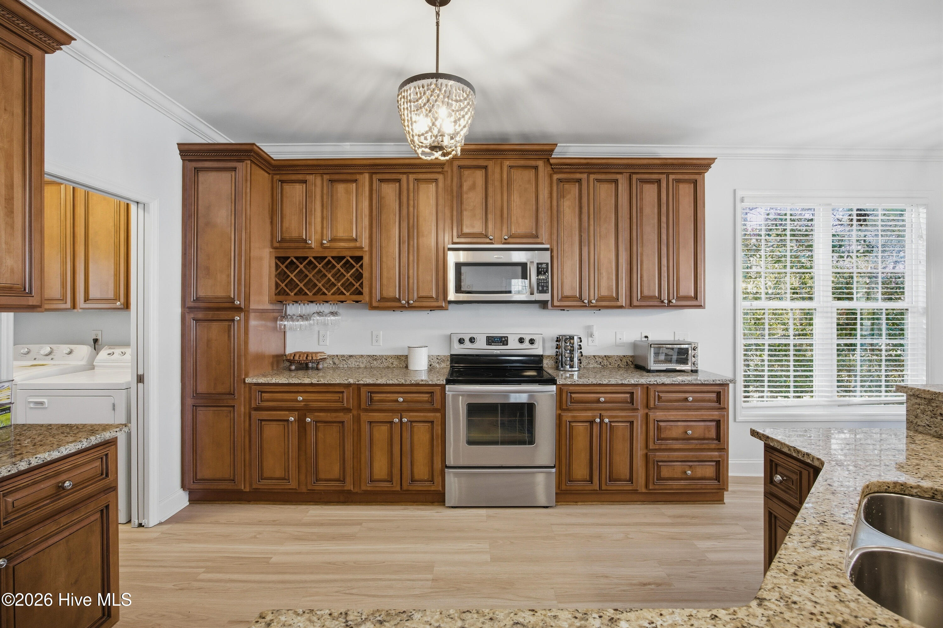 100552701 | Photo 23