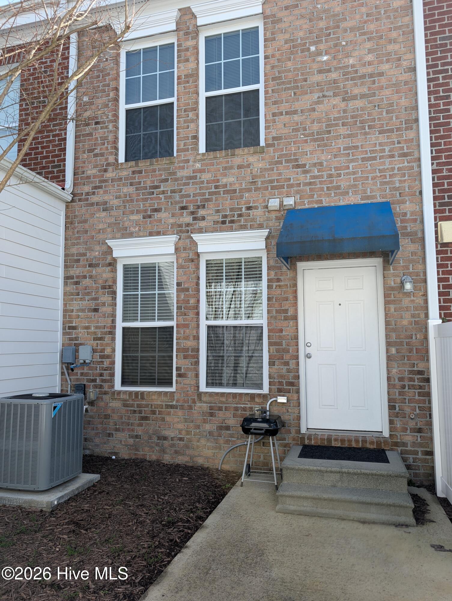 100555293 | Photo 19