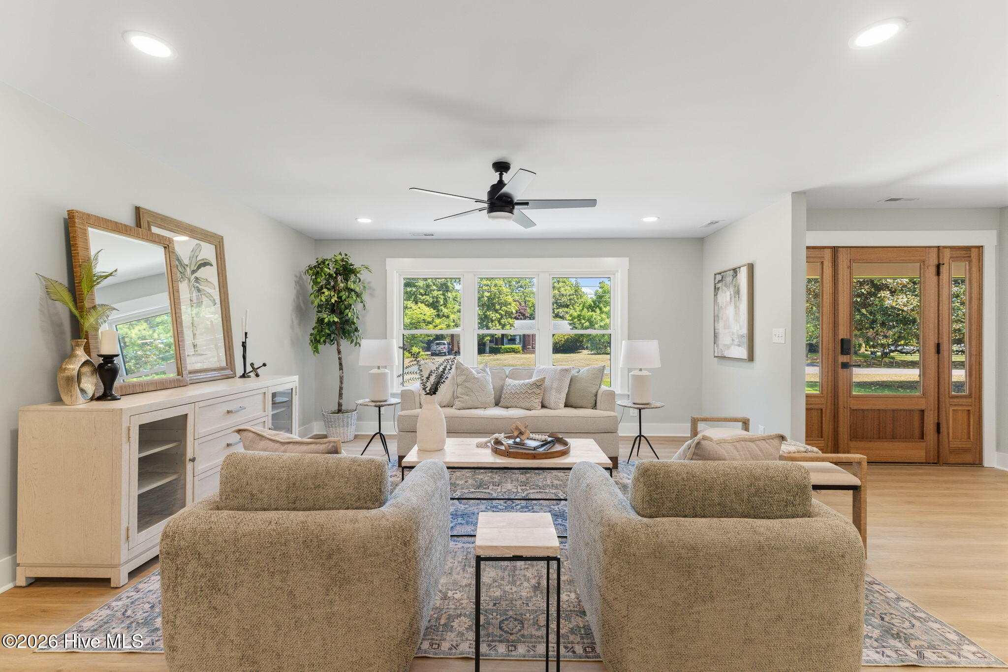 100569769 | Photo 12