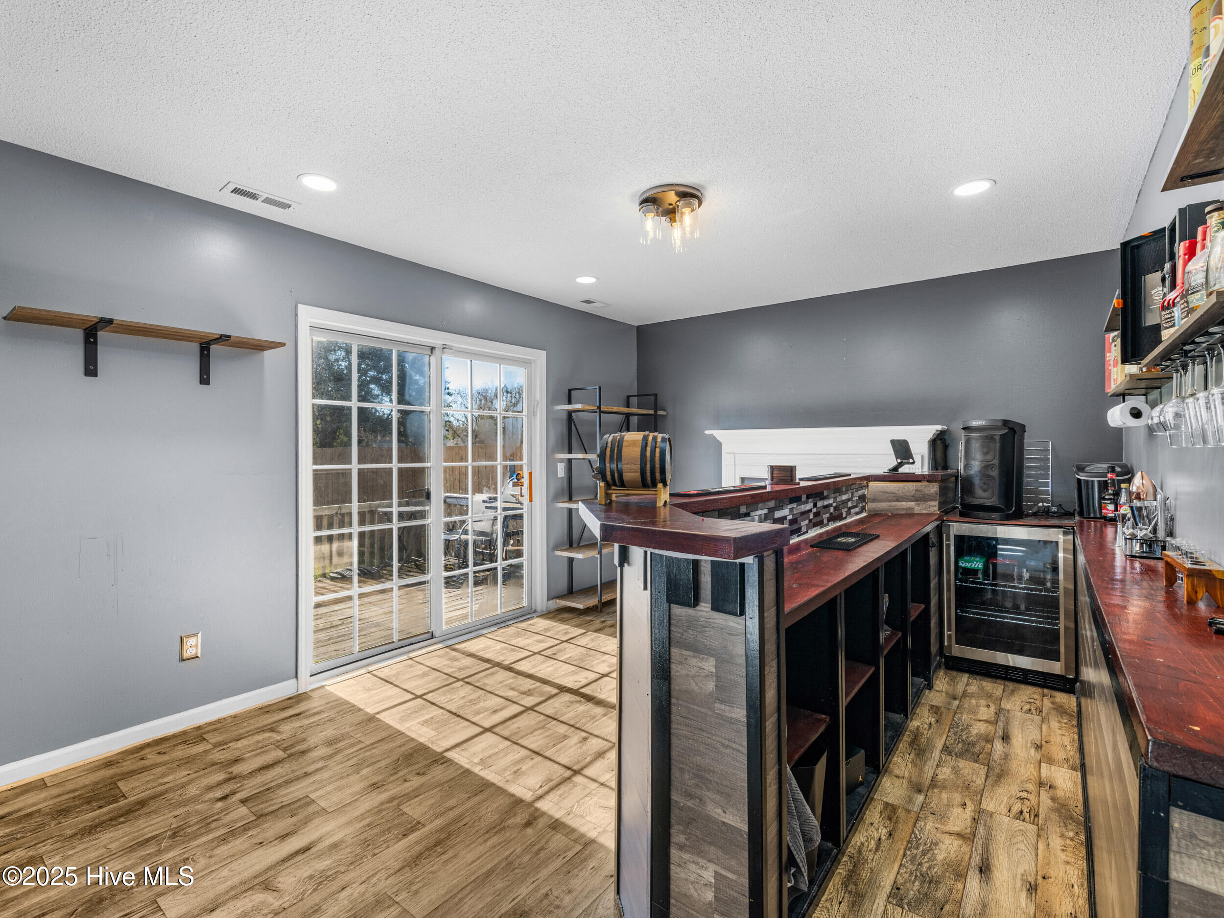 100541472 | Photo 15