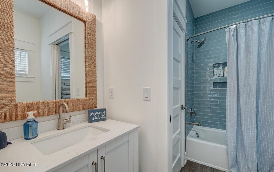 100508302 | Photo 48