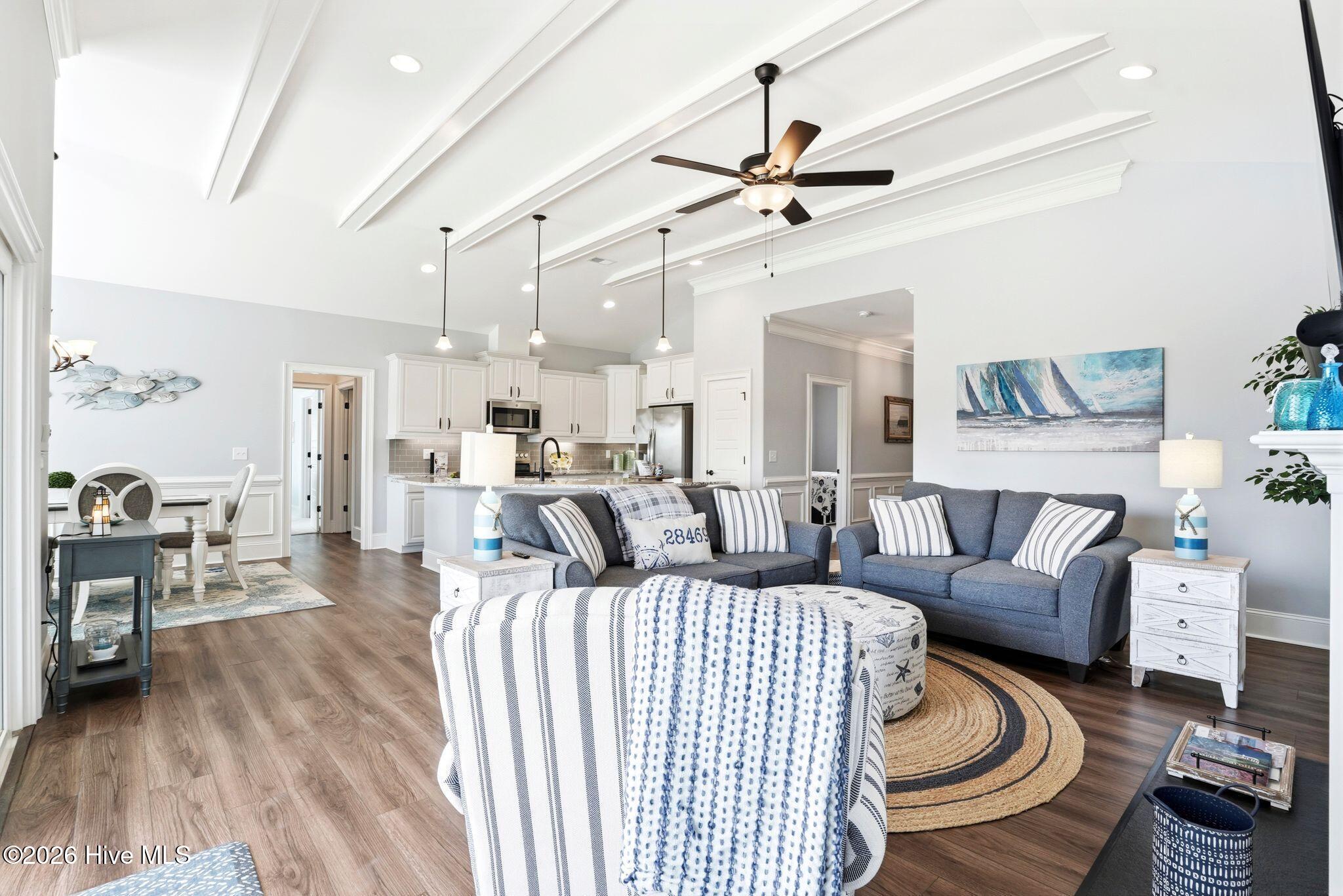 100563087 | Photo 12