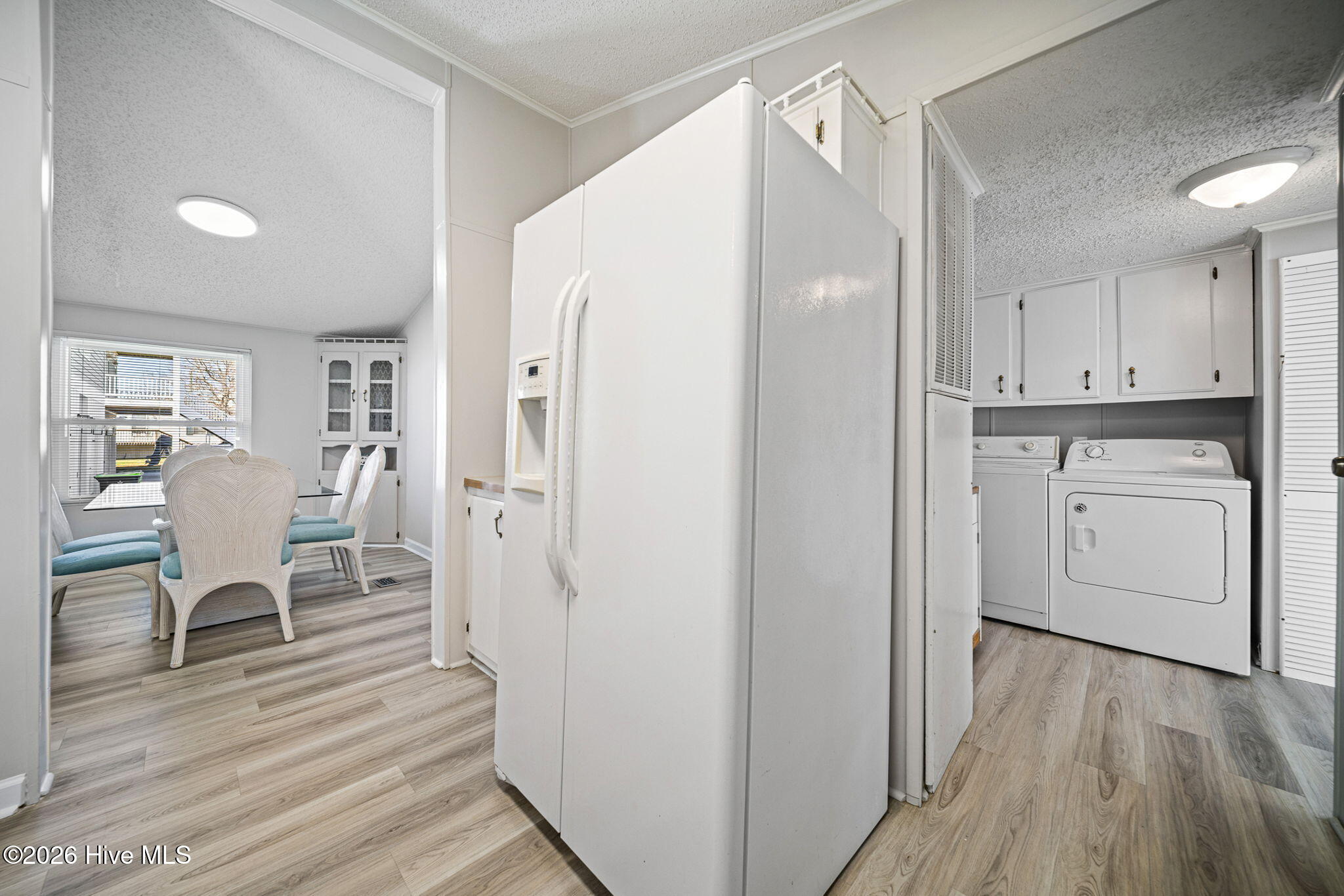 100561406 | Photo 24