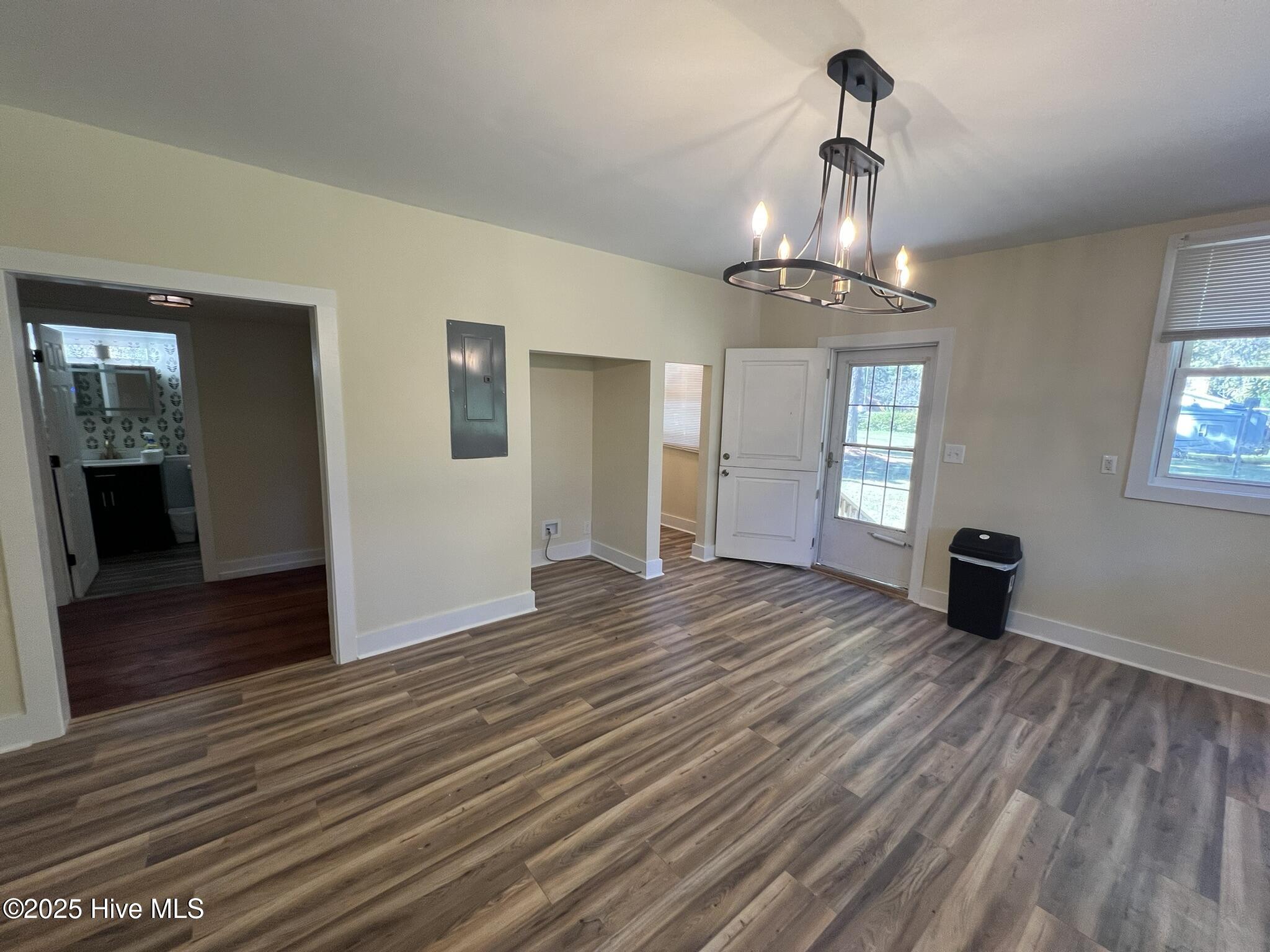 100539928 | Photo 14