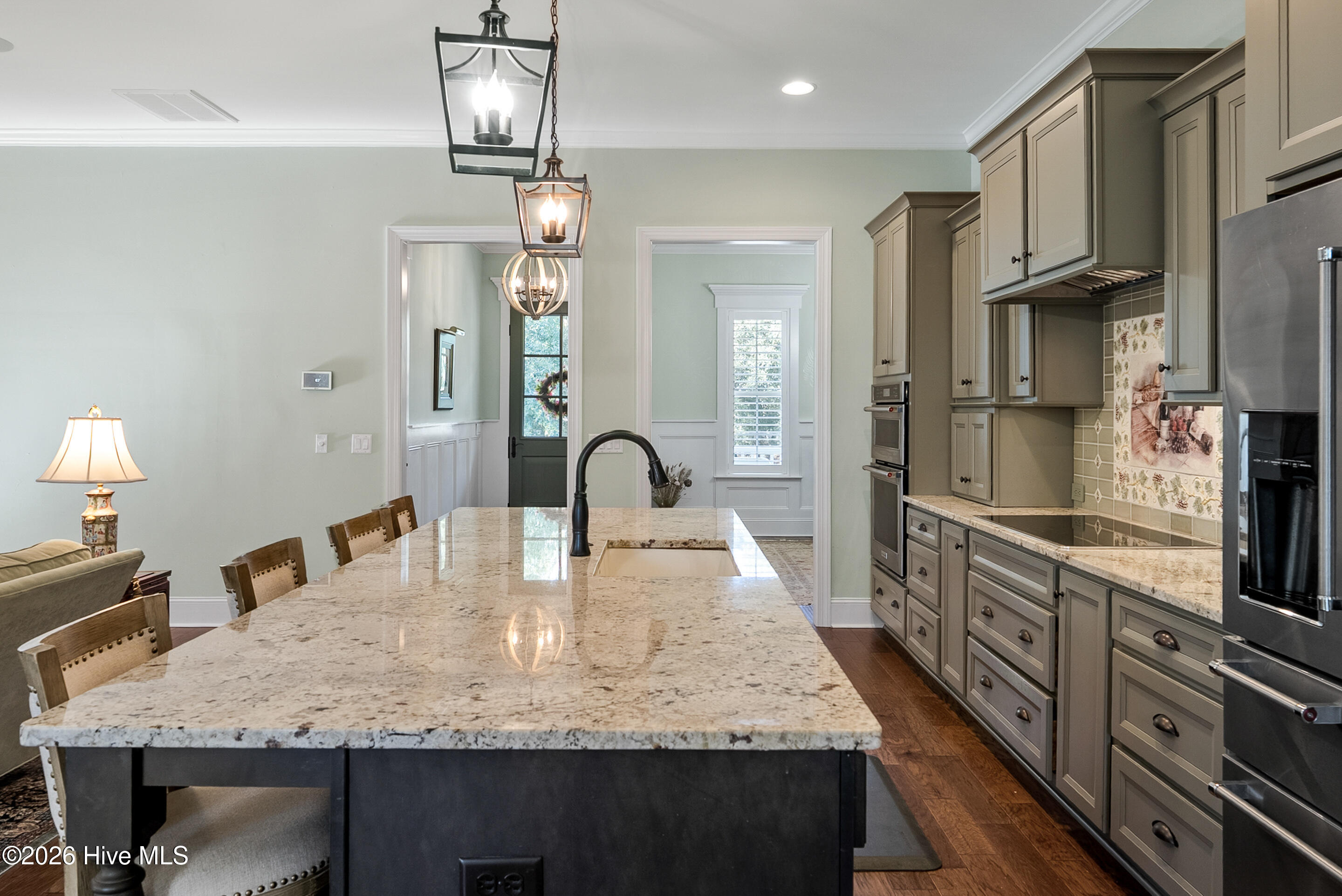 100550882 | Photo 17