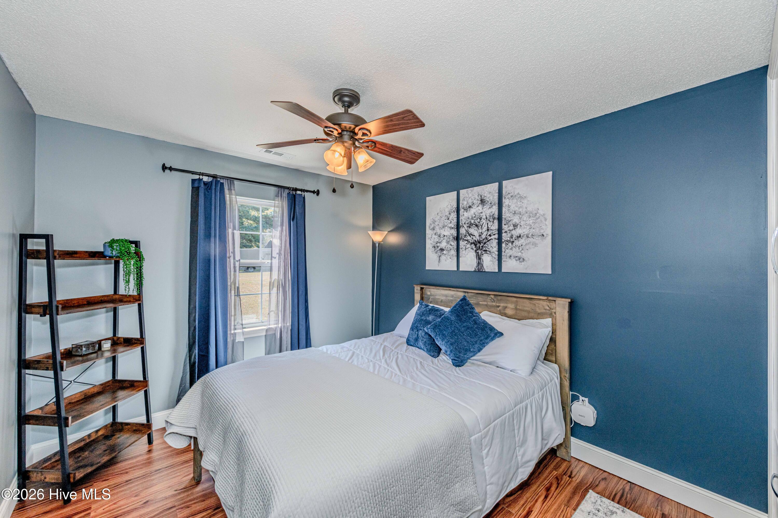 100564633 | Photo 49