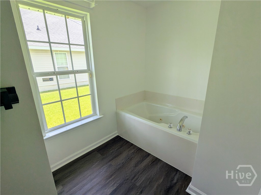 Jetted tub in master bath