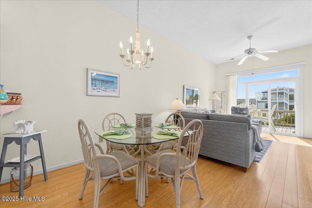 100532821 | Photo 17