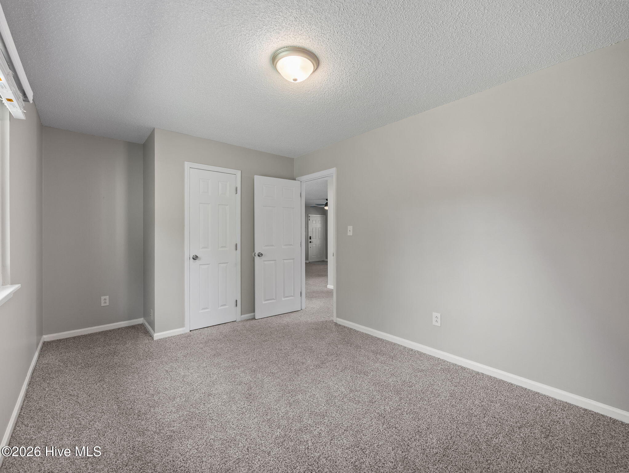 100569012 | Photo 23