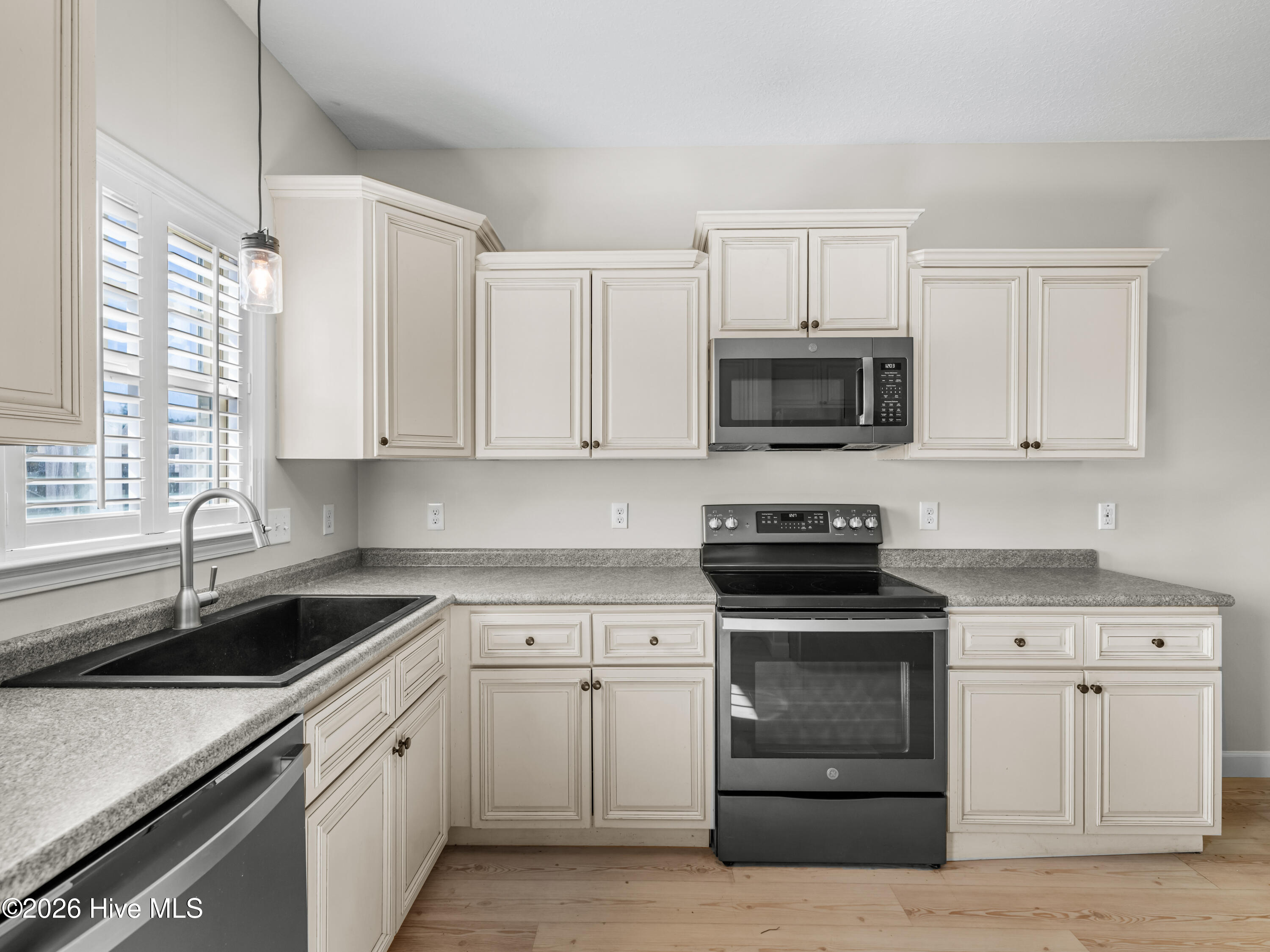 100554822 | Photo 16