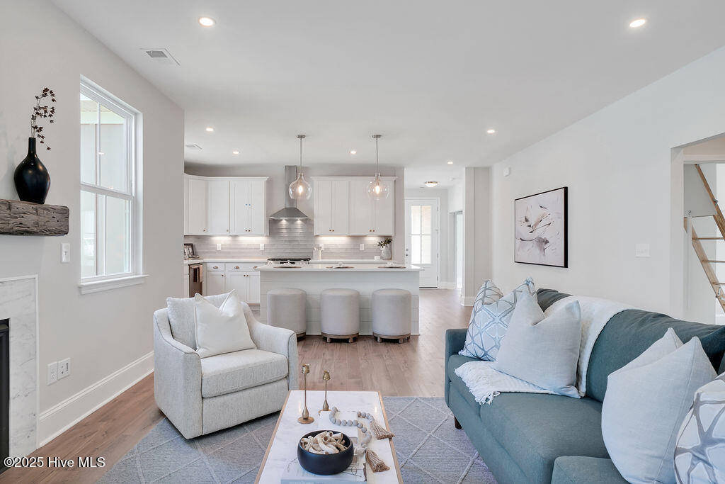 100545811 | Photo 36