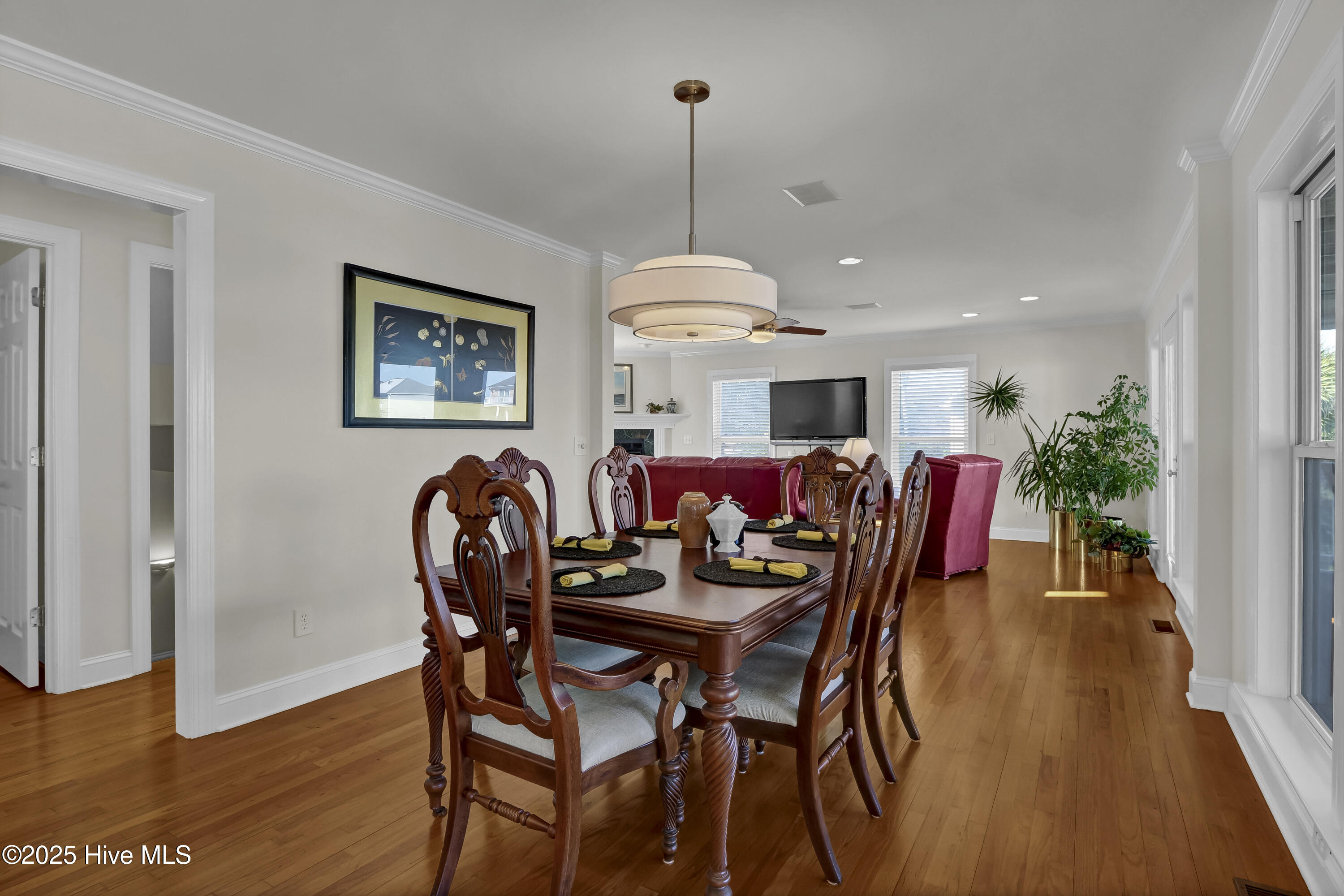 100497628 | Photo 12