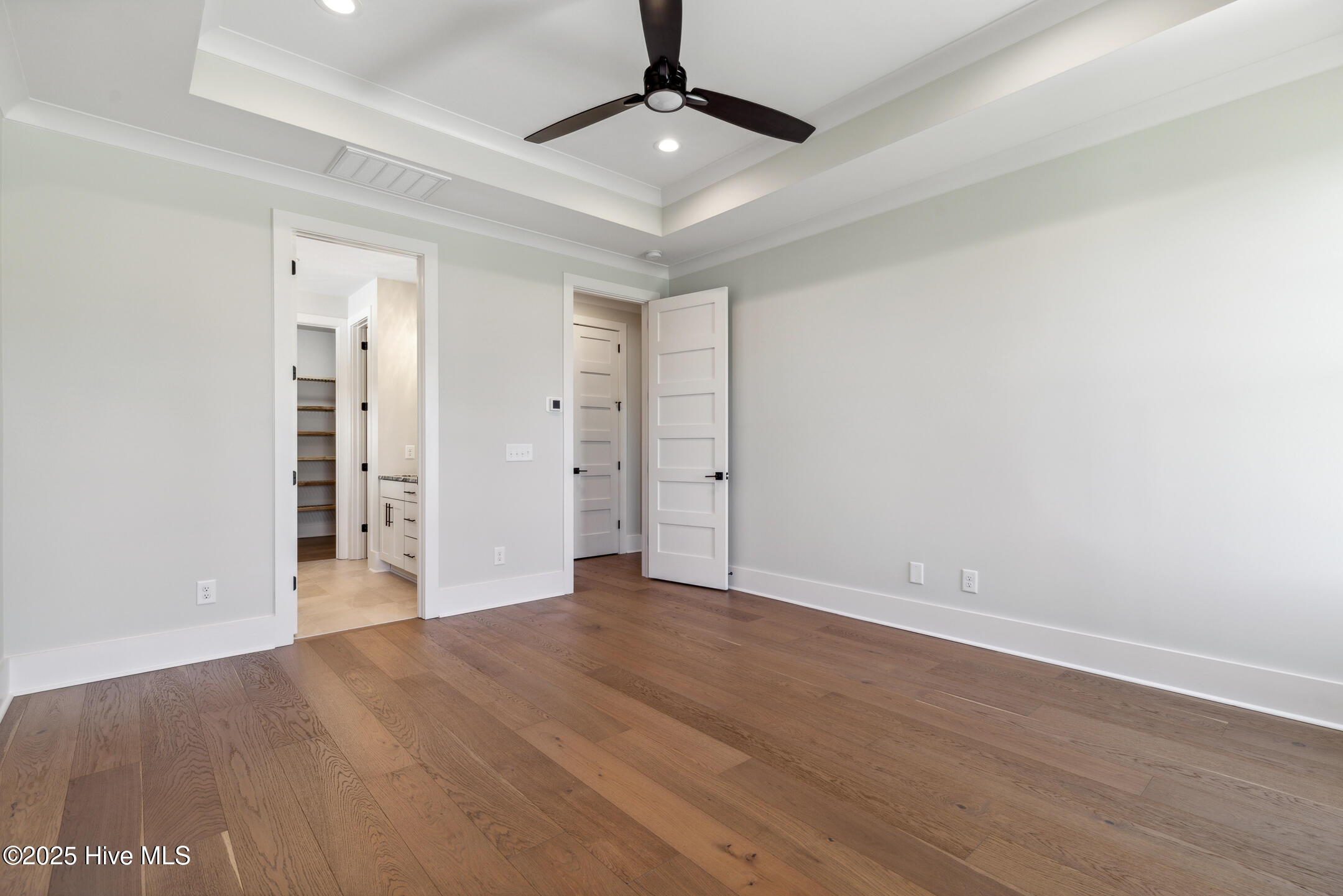 100461244 | Photo 53