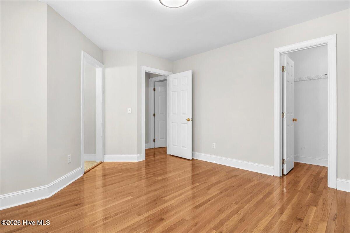 100564445 | Photo 45