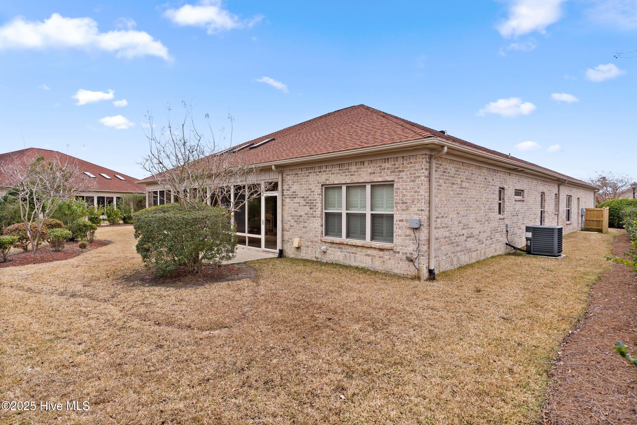 100543015 | Photo 58