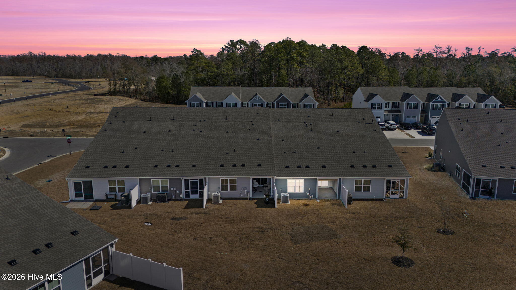 100554684 | Photo 35