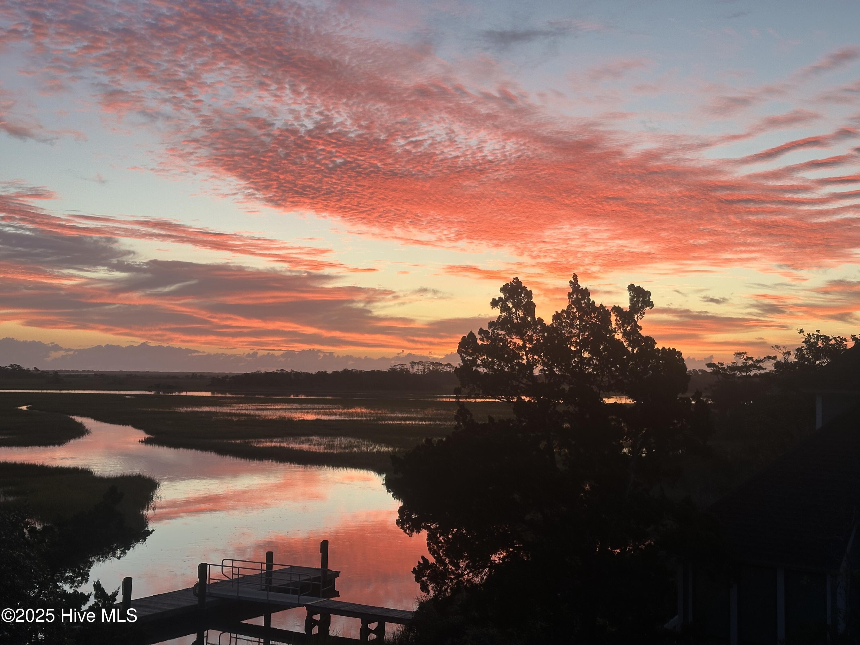 100534977 | Photo 64