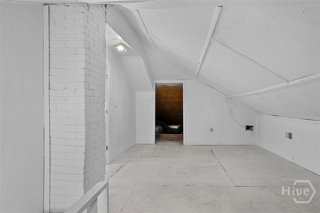 221 E 49th Street, Savannah, GA, 31405