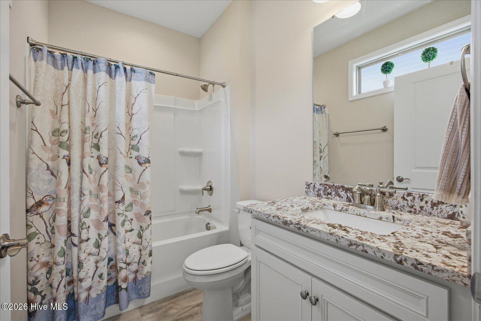 100564841 | Photo 25