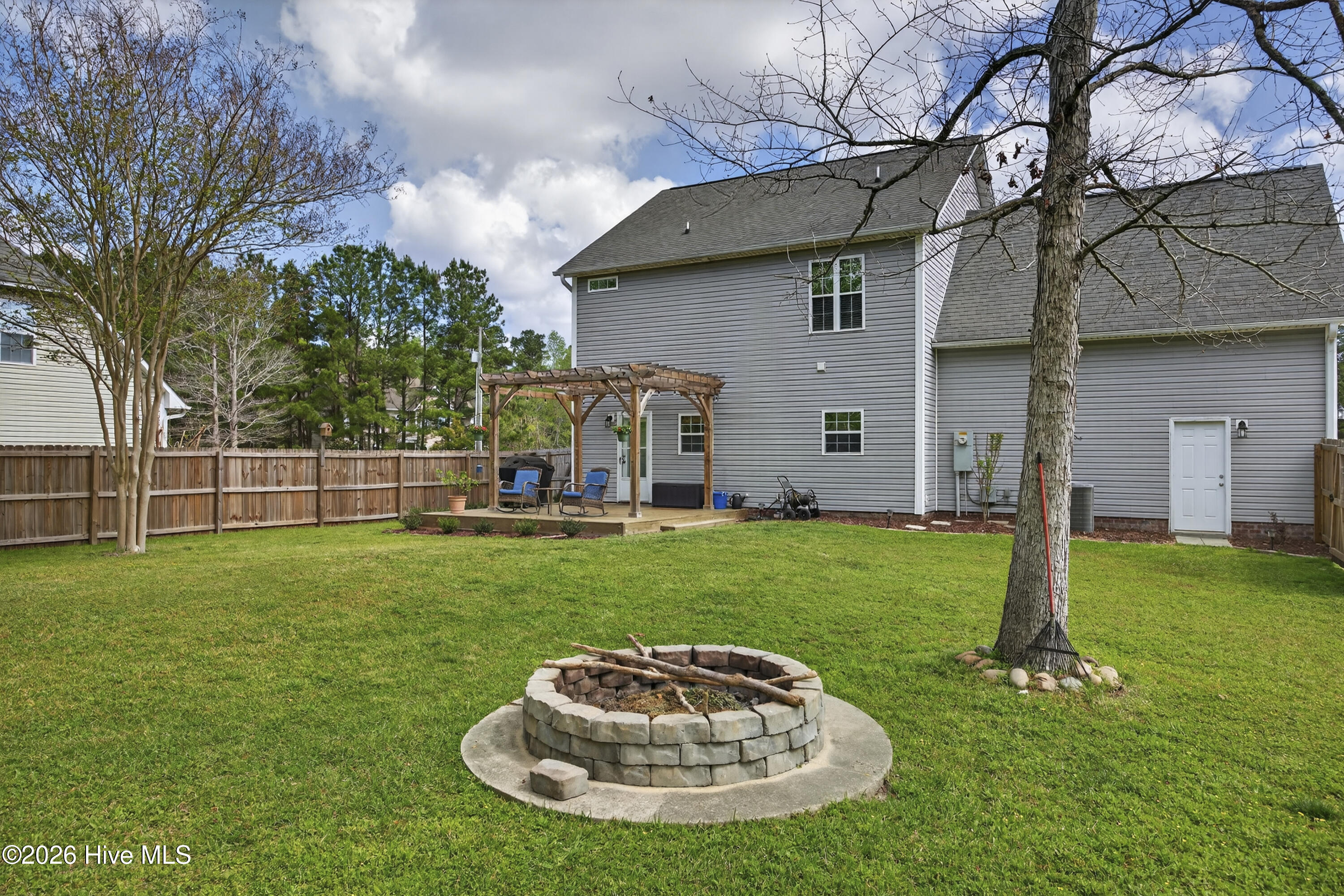 100565225 | Photo 16